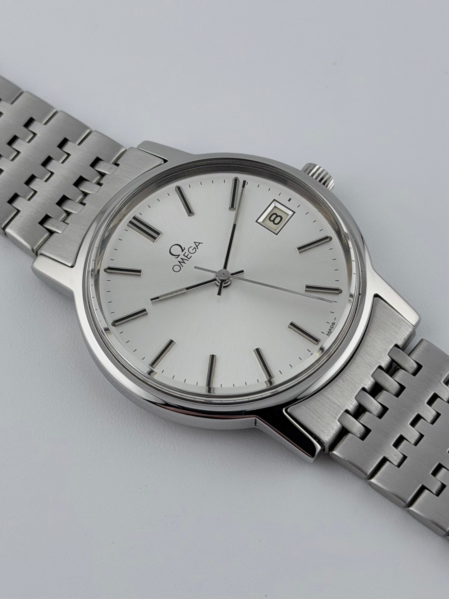 Omega Date Manual Wind 136.0104 - Original Bracelet
