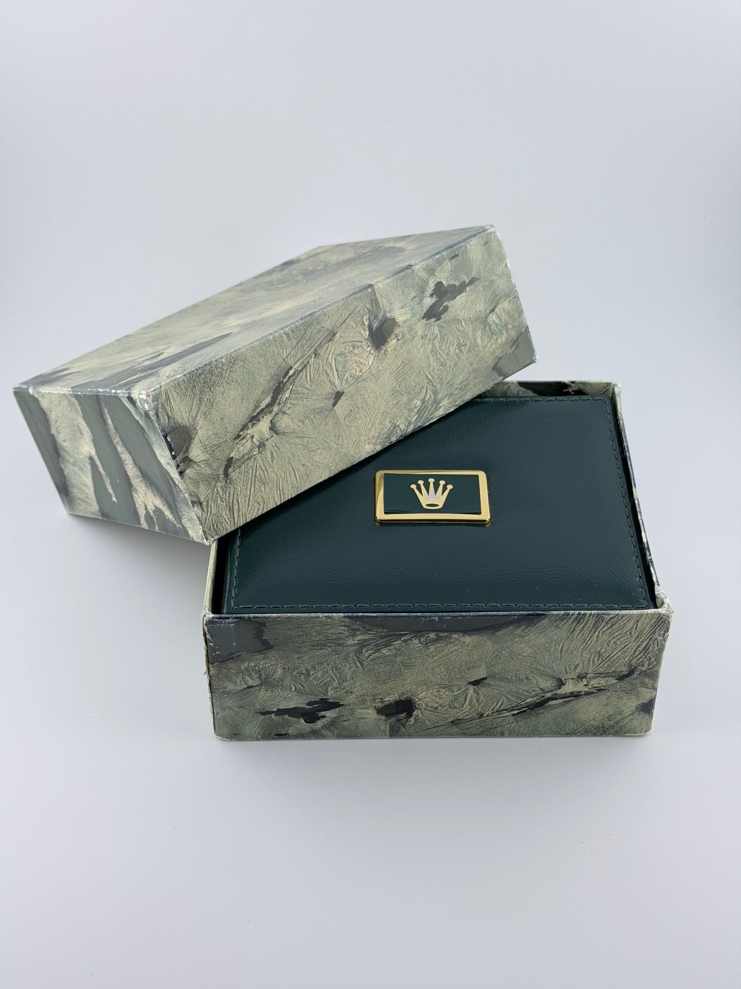 Rolex Oyster Perpetual Date Automatic - 1503 - Solid 14kt Gold - Original Box