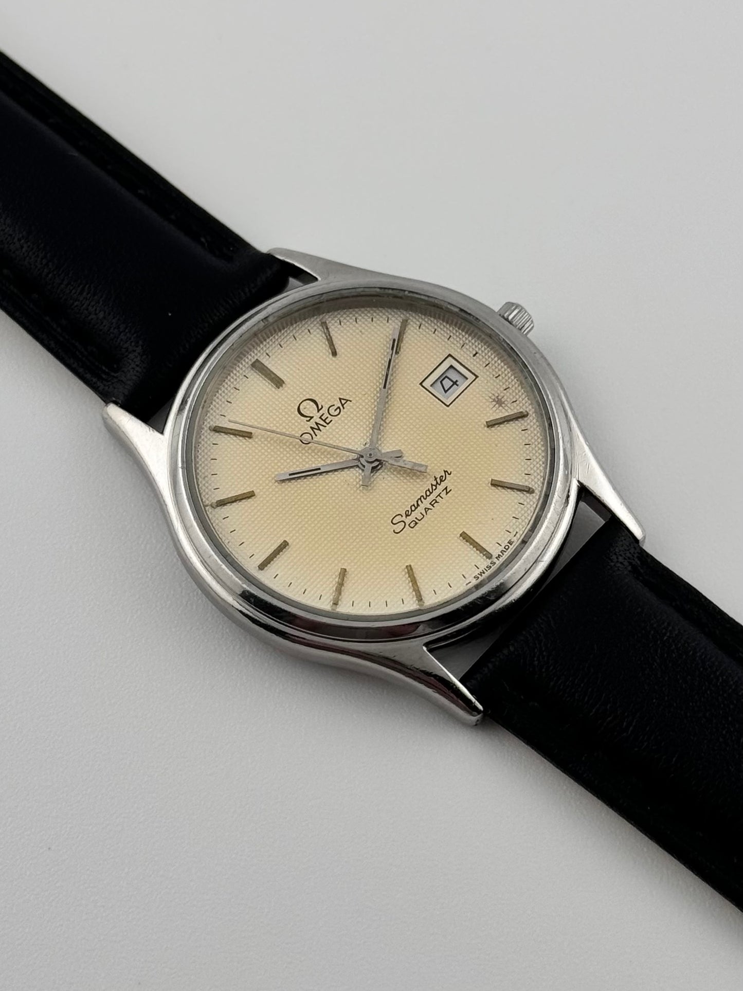 Omega Seamaster Quartz 196.0259 Date - Waffle Dial
