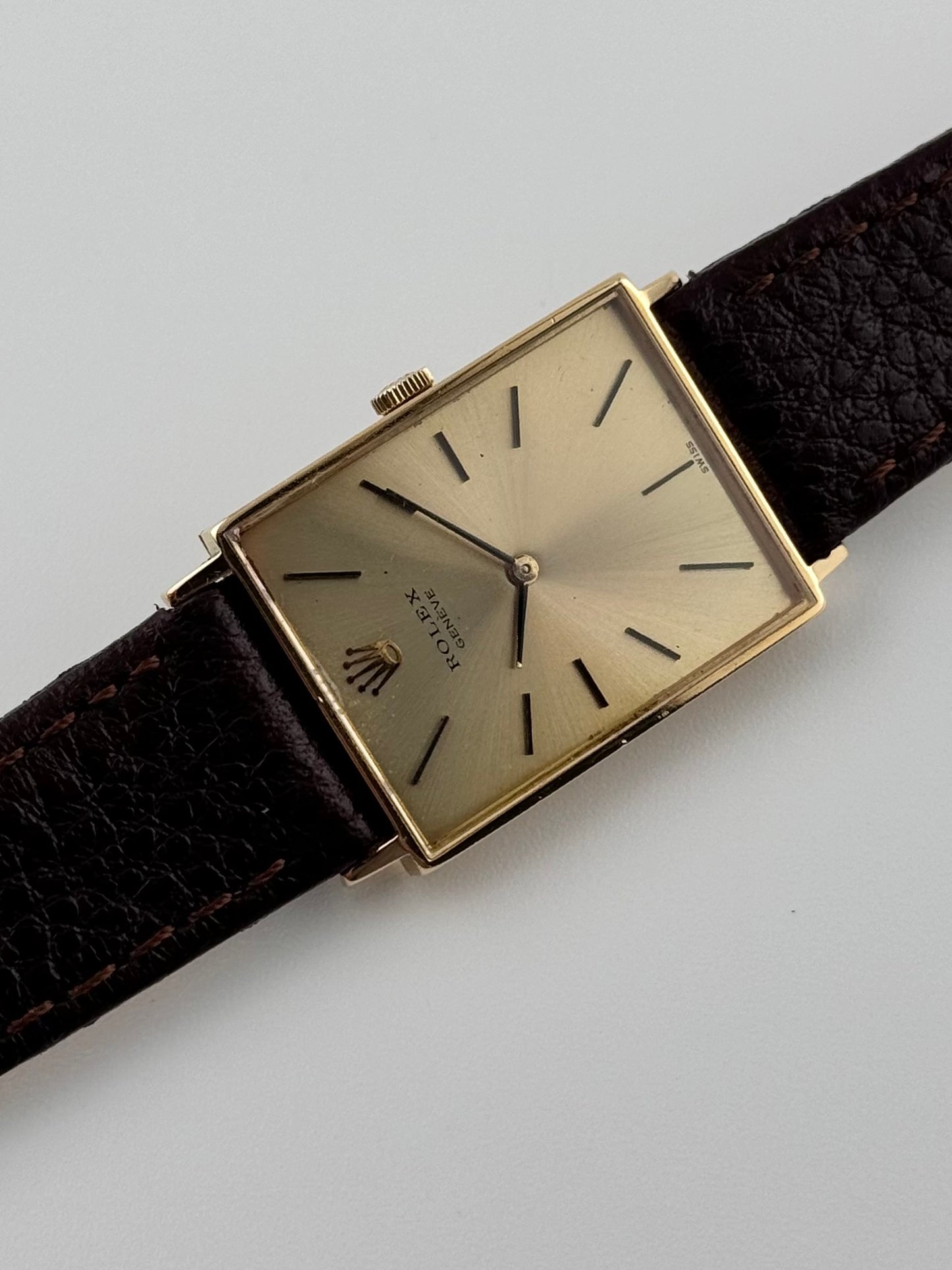 Rolex Cellini Tank Manual Wind - 18K Yellow Gold - 1563