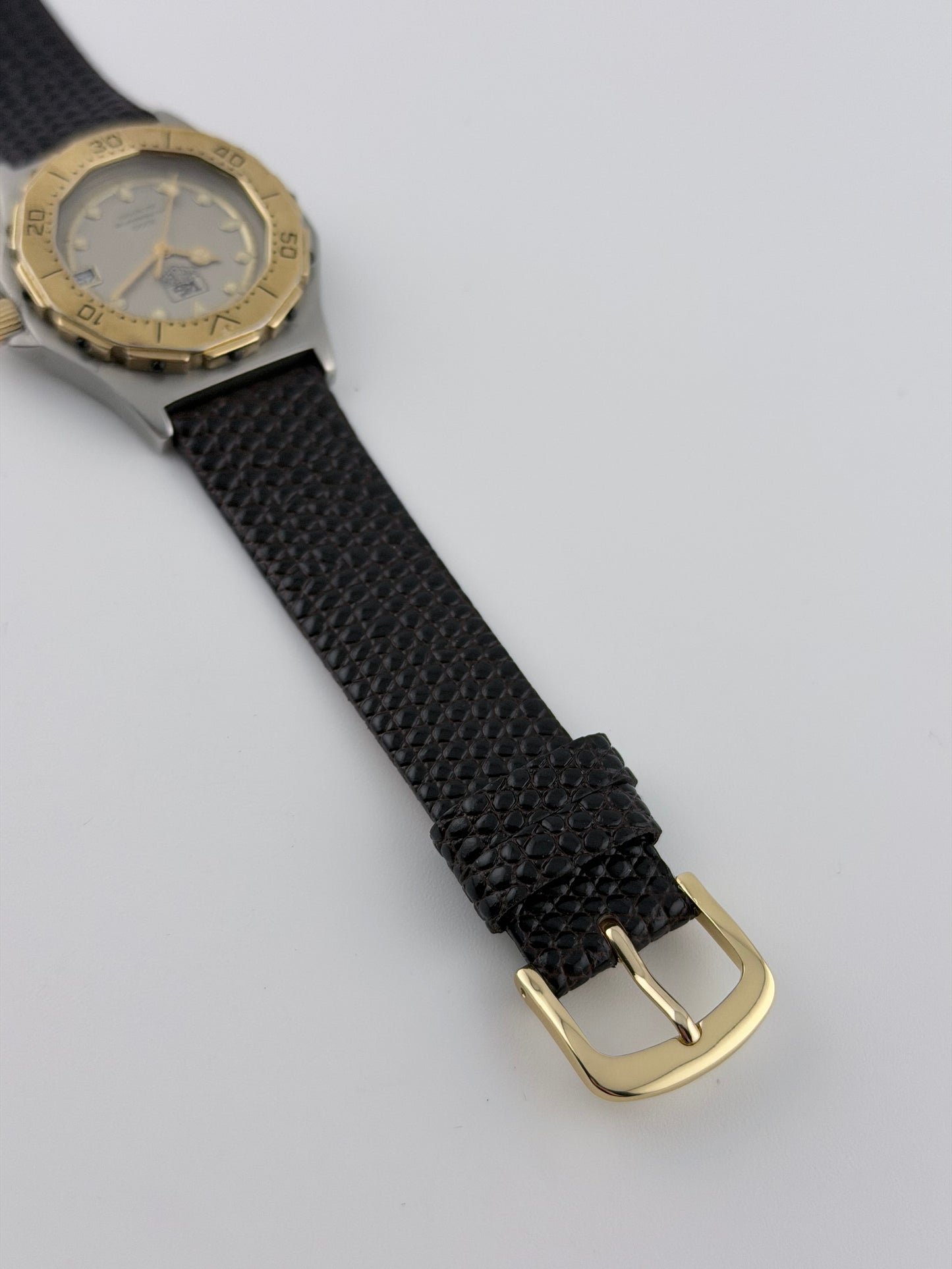 Tag Heuer Professional 3000 Quartz Date - 934.213