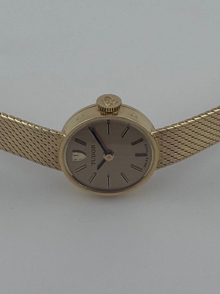Tudor 9ct Manual Wind 058708 - Ladies - RARE - with Box