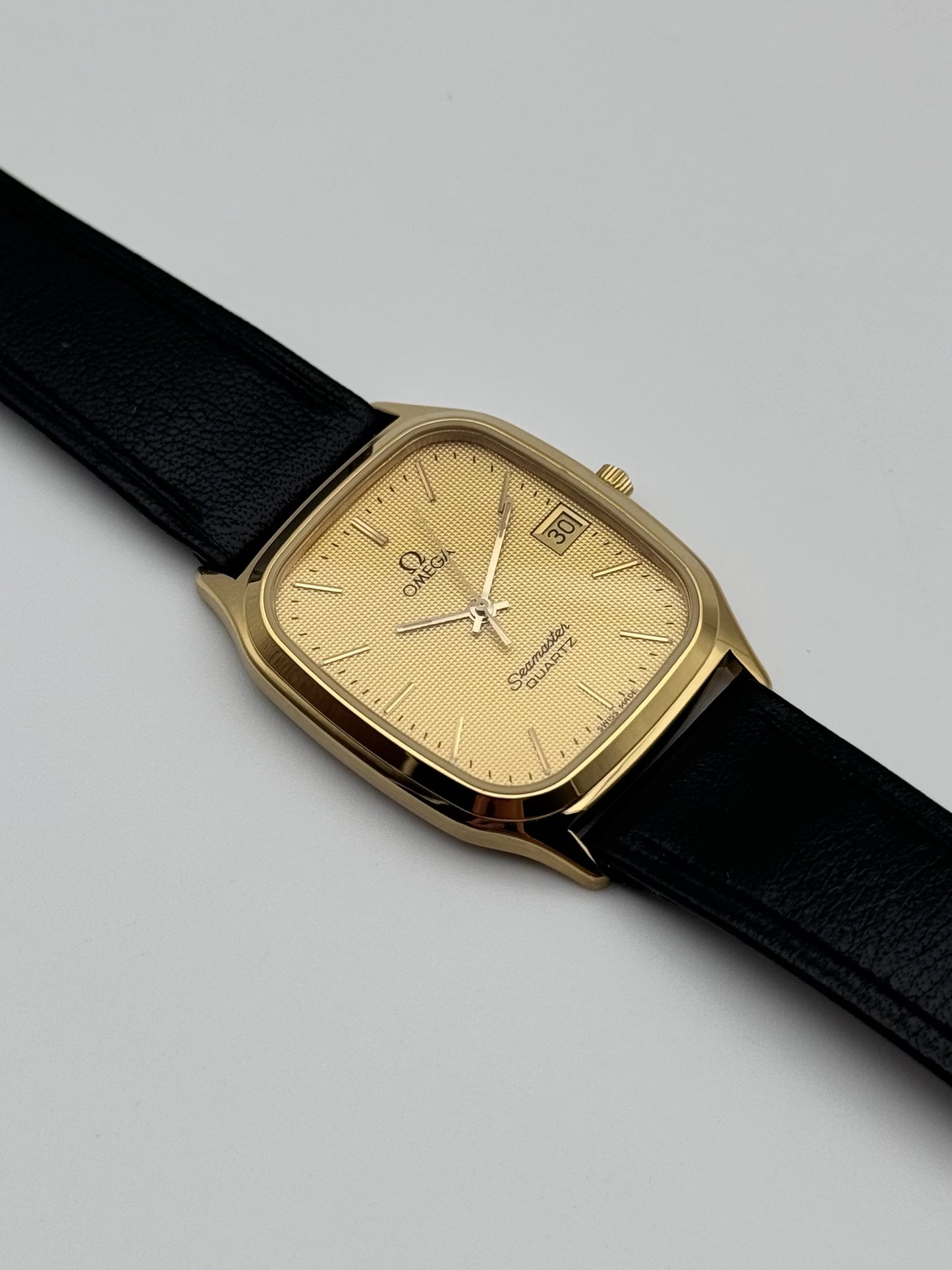 Omega Seamaster Tank Quartz Date - Original Box, Strap & Buckle - 196.0237