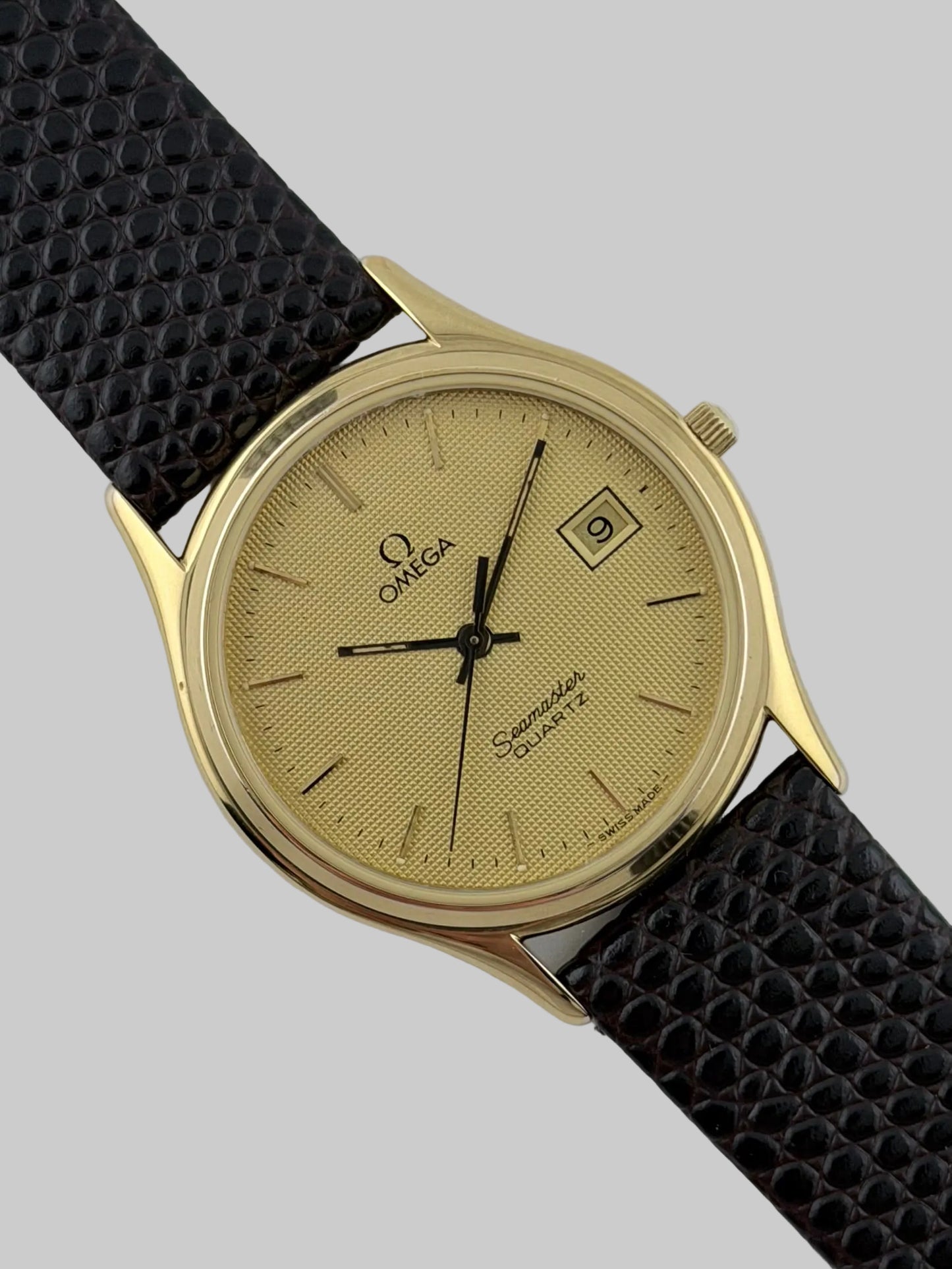 Omega Seamaster Quartz 196.0259 Date - Hobnail Dial