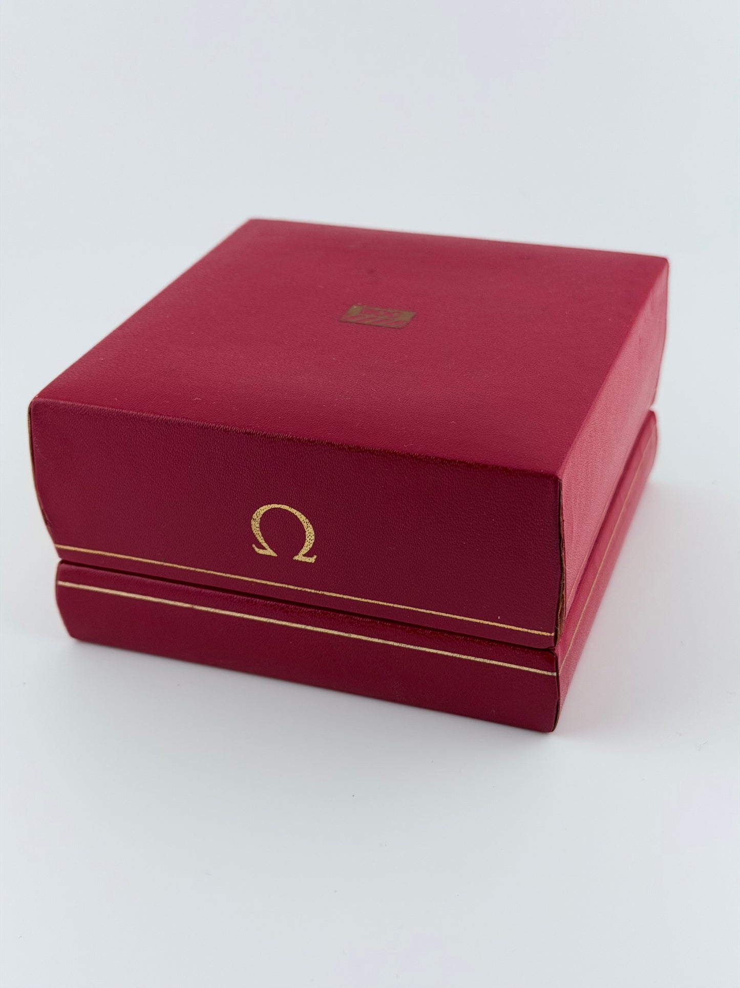 Omega Geneve Manual Wind 9ct Gold - 131.5016 - Original Box and Papers
