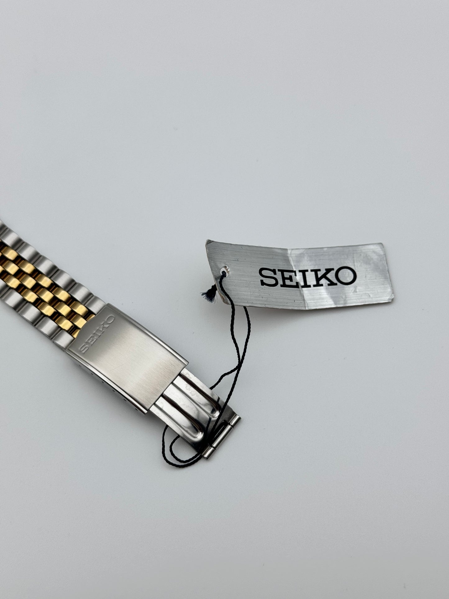 Seiko 5 Automatic Day-Date - 7S26-0500 - Brand New Box and Papers
