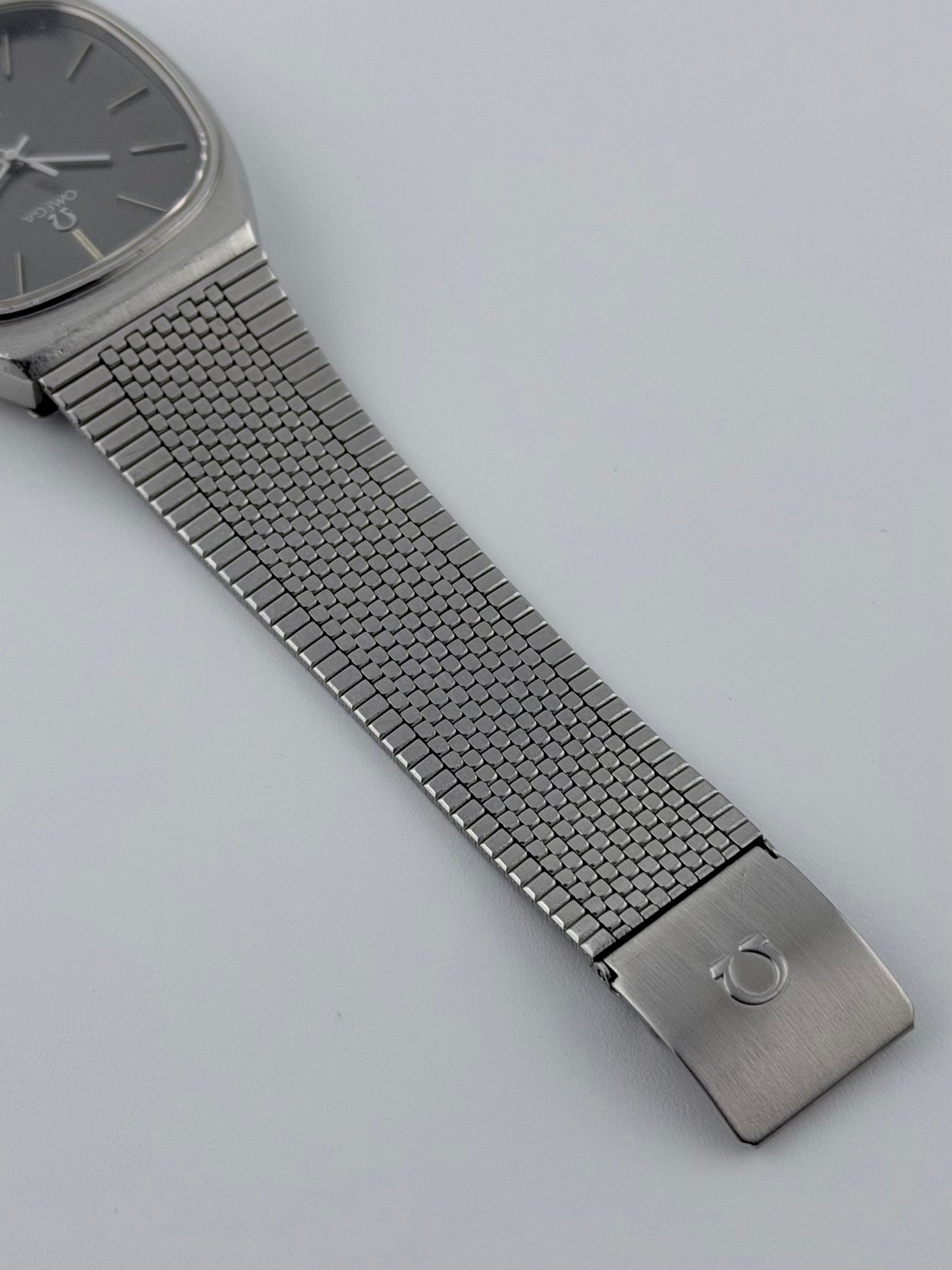 Omega DeVille Quartz Date 192.0035