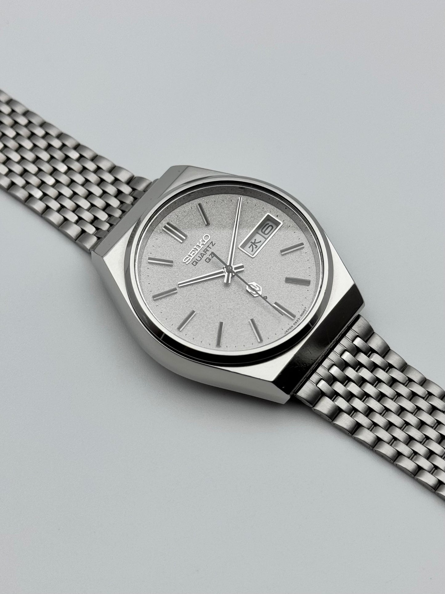 Seiko QZ Quartz JDM - 0923-8040 - Rare Frosted Dial