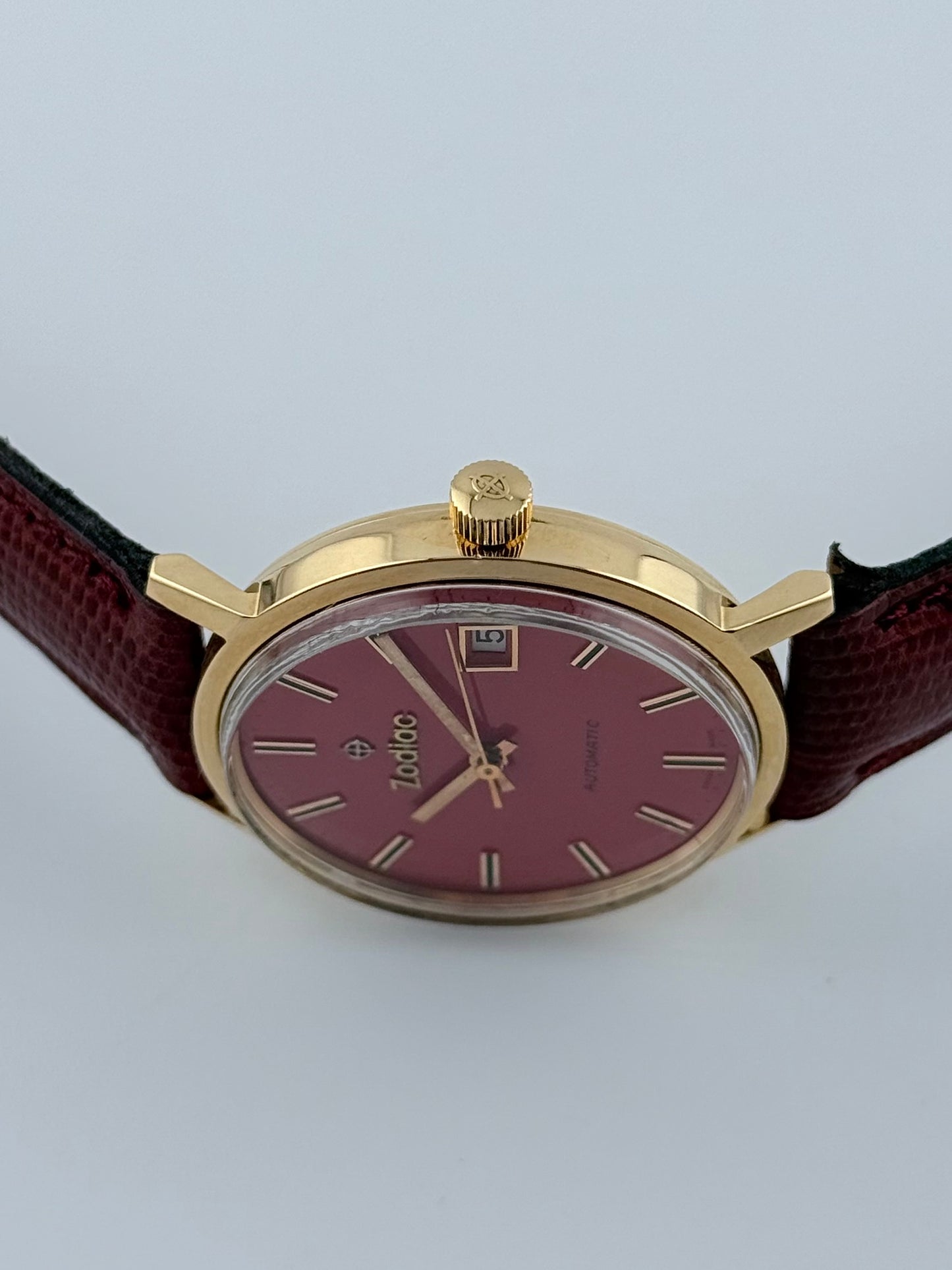 Zodiac Automatic Date Solid 18ct Gold - Ultra Rare Red Dial