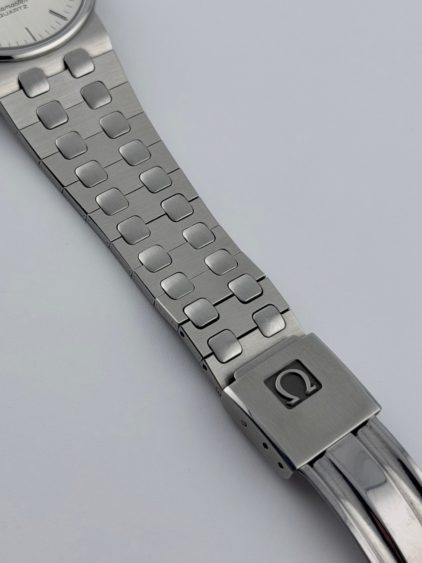 Omega Seamaster Quartz Date 396.0966 - Box and Papers