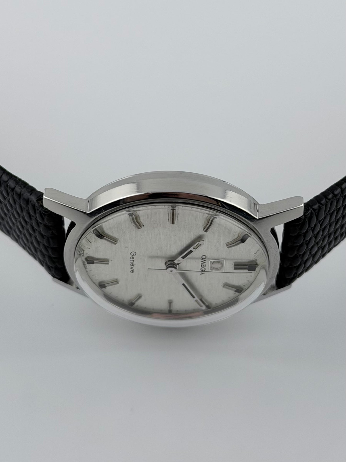 Omega Geneve Manual Wind 135.070 - Shantung Dial