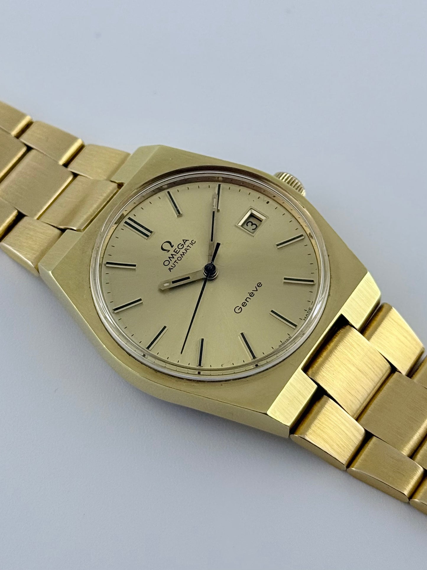 Omega Geneve Automatic Date 166.0099 - Box and Papers