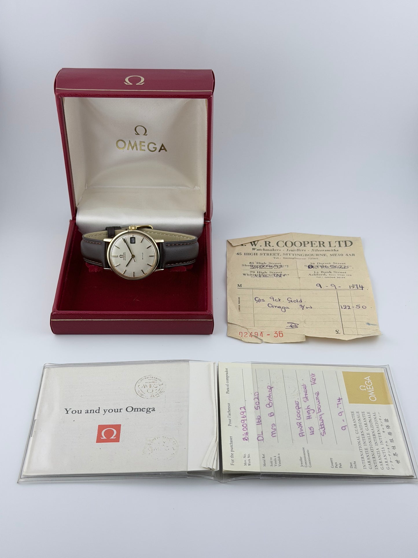 Omega De Ville Automatic Date 166.5020 - 9ct Solid Gold - Box and Papers!