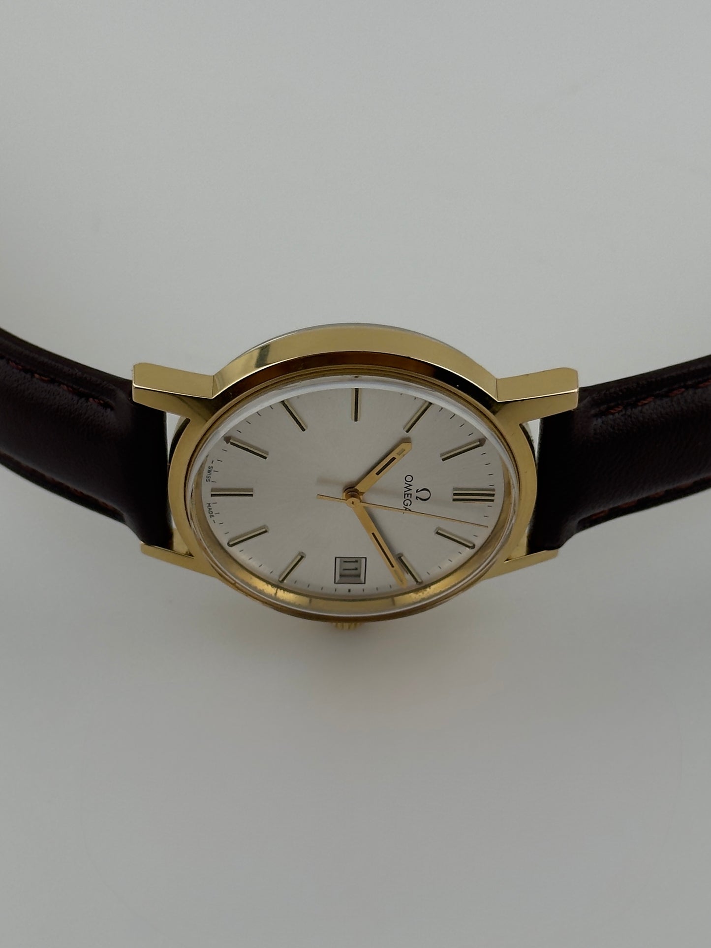 Omega Geneve Date Manual Wind - 136.0104