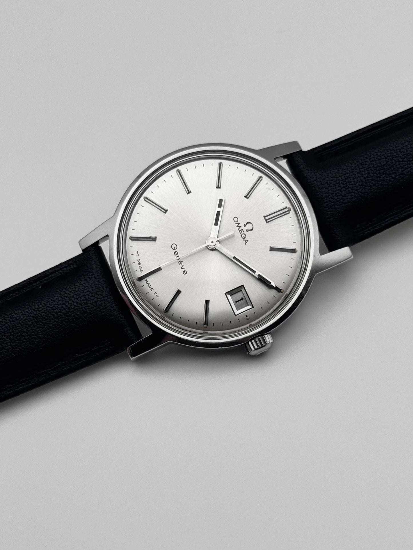 Omega Geneve Manual Wind Date 136.070 - Full Set - Box and Papers