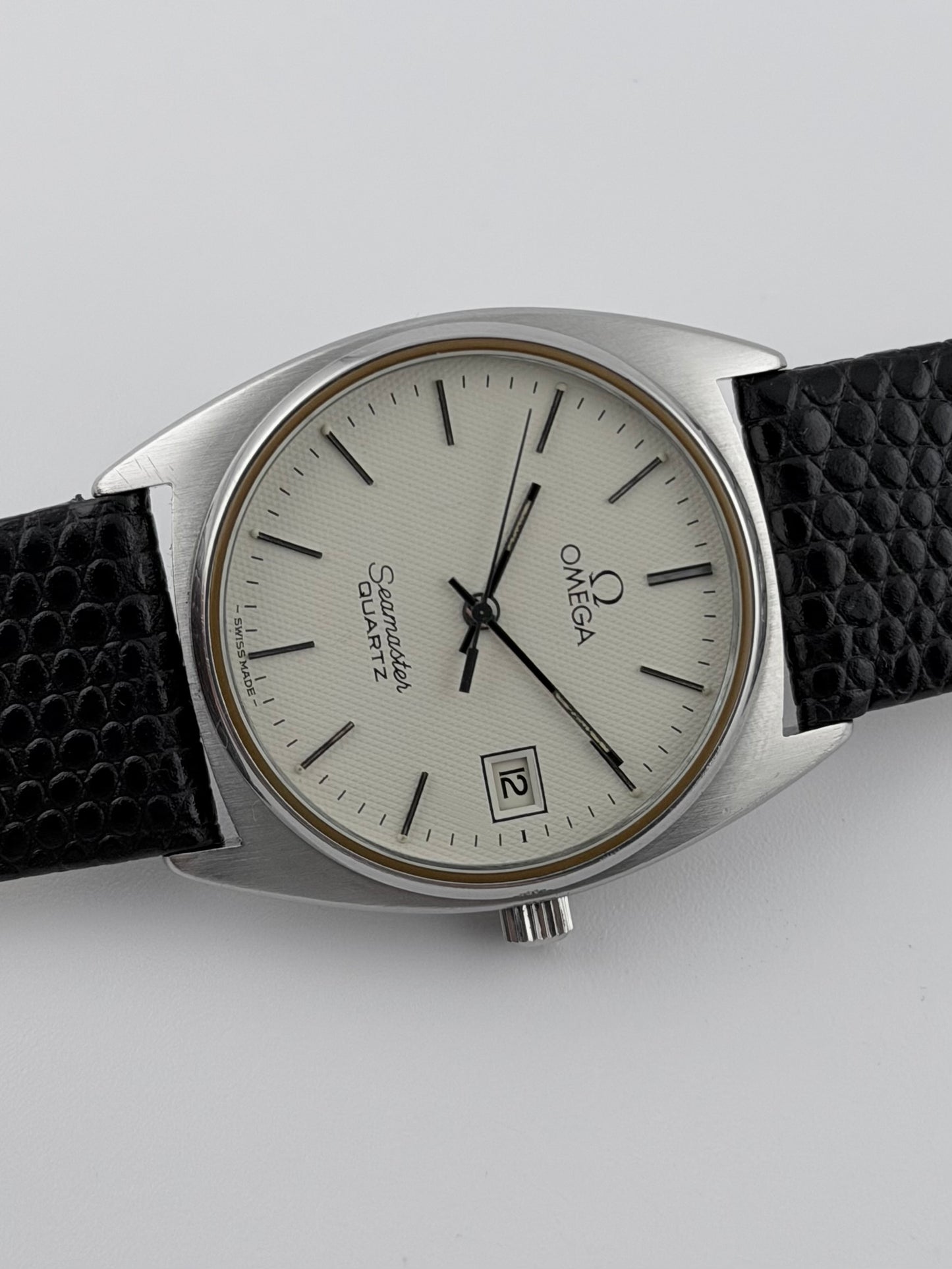 Omega Seamaster Quartz Date 196.0186 - Waffle Dial