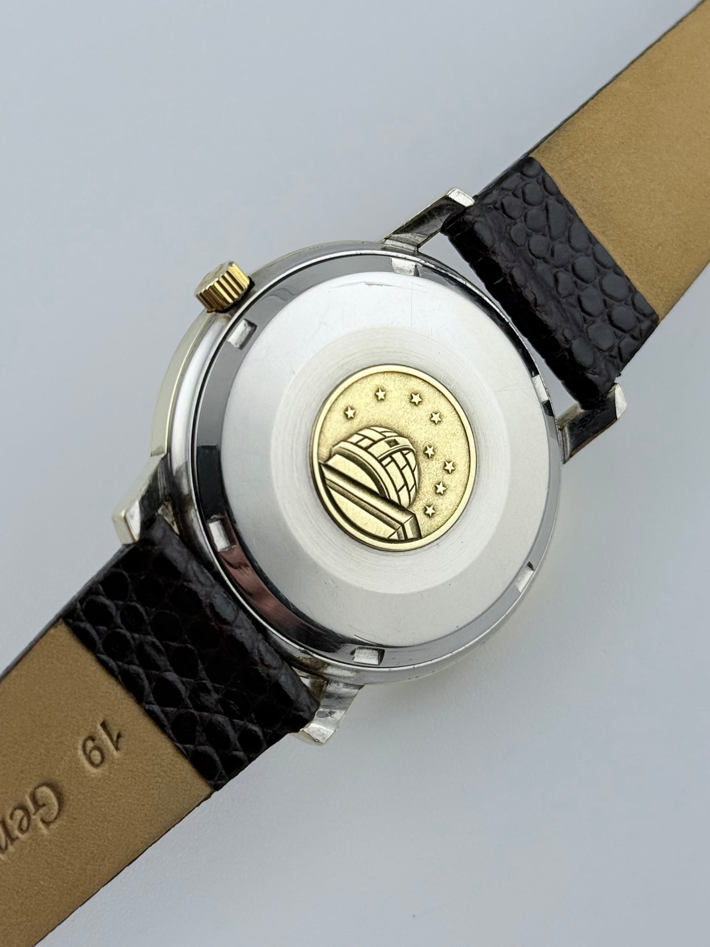 Omega Constellation Chronometer Date - 168.018 - Rare Linen Dial