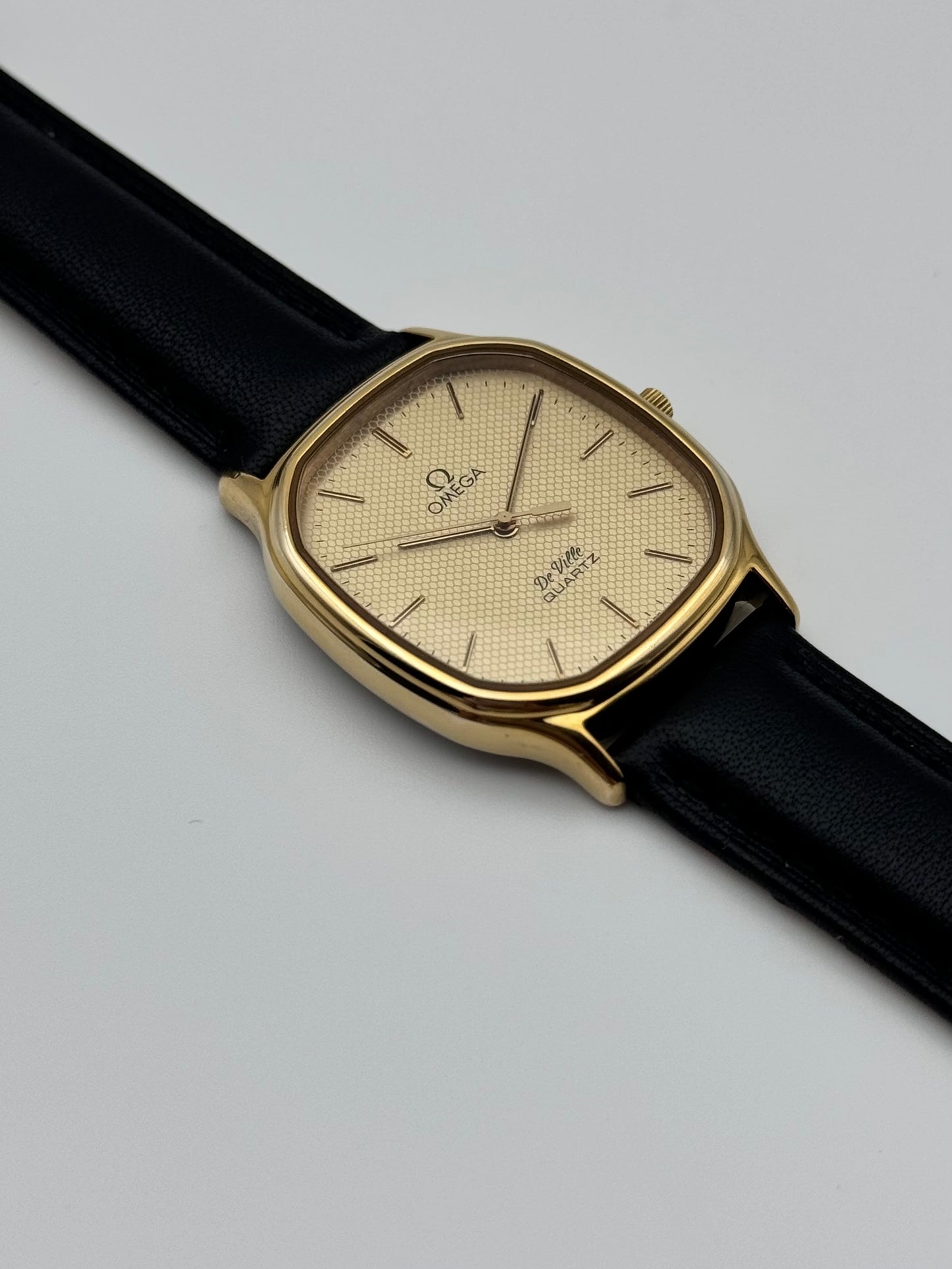 Omega De Ville Tank Quartz - Honeycomb Dial - 195.0013