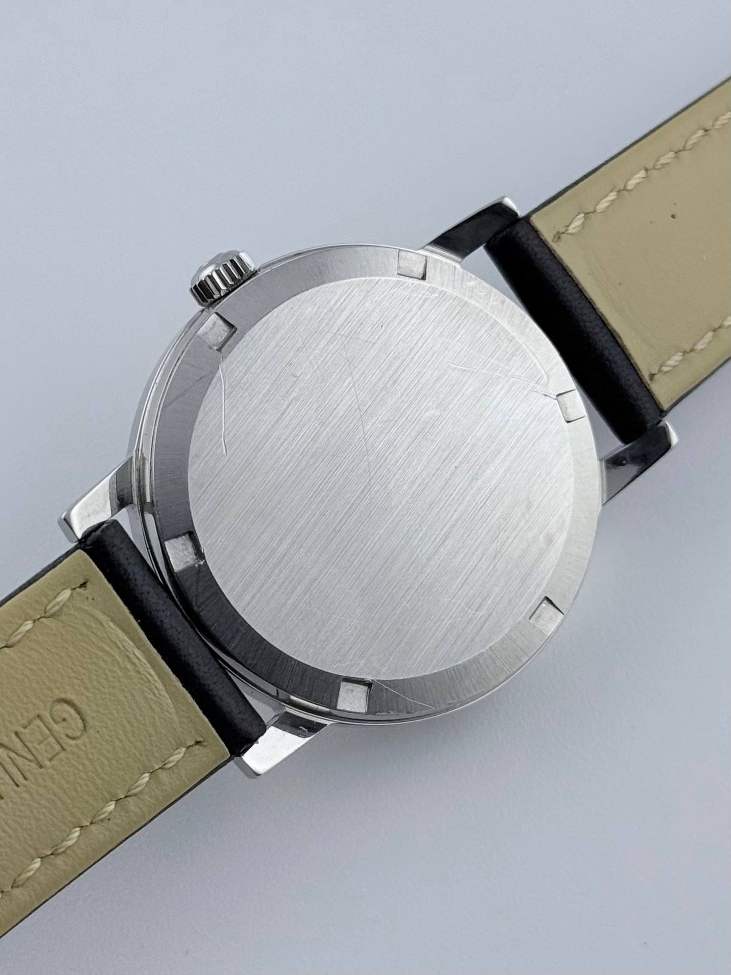 Omega Geneve Date Manual Wind - 136.070