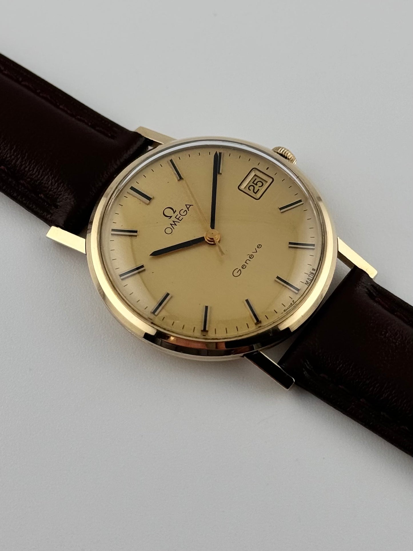Omega Geneve Manual Wind  9ct Gold - 131.5016