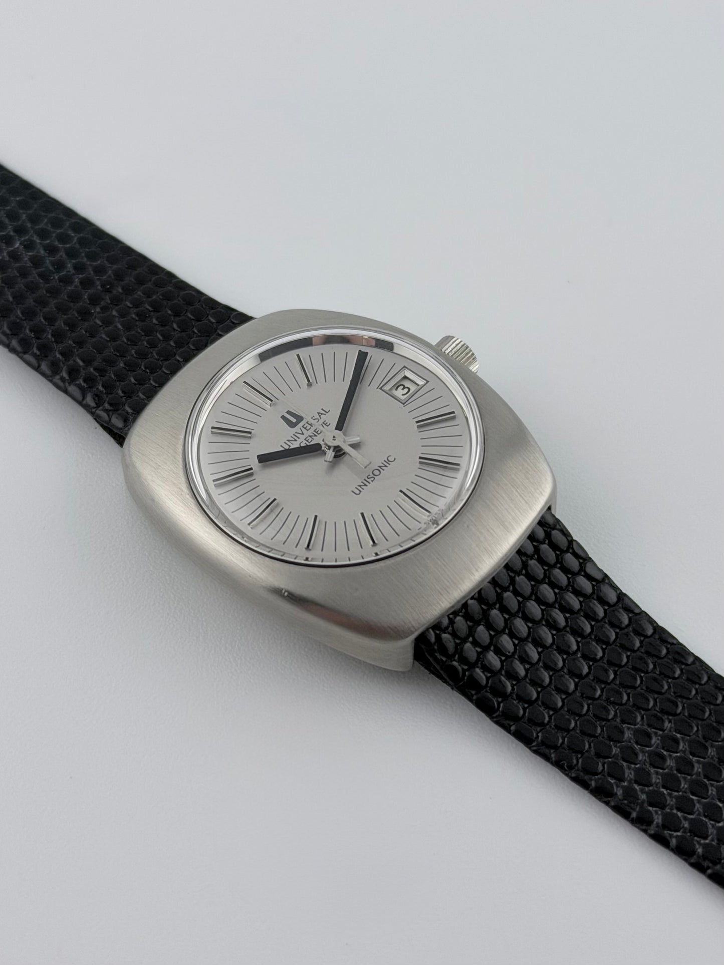 Universal Geneve Unisonic 848.601 - RARE - Ladies - New Old Stock