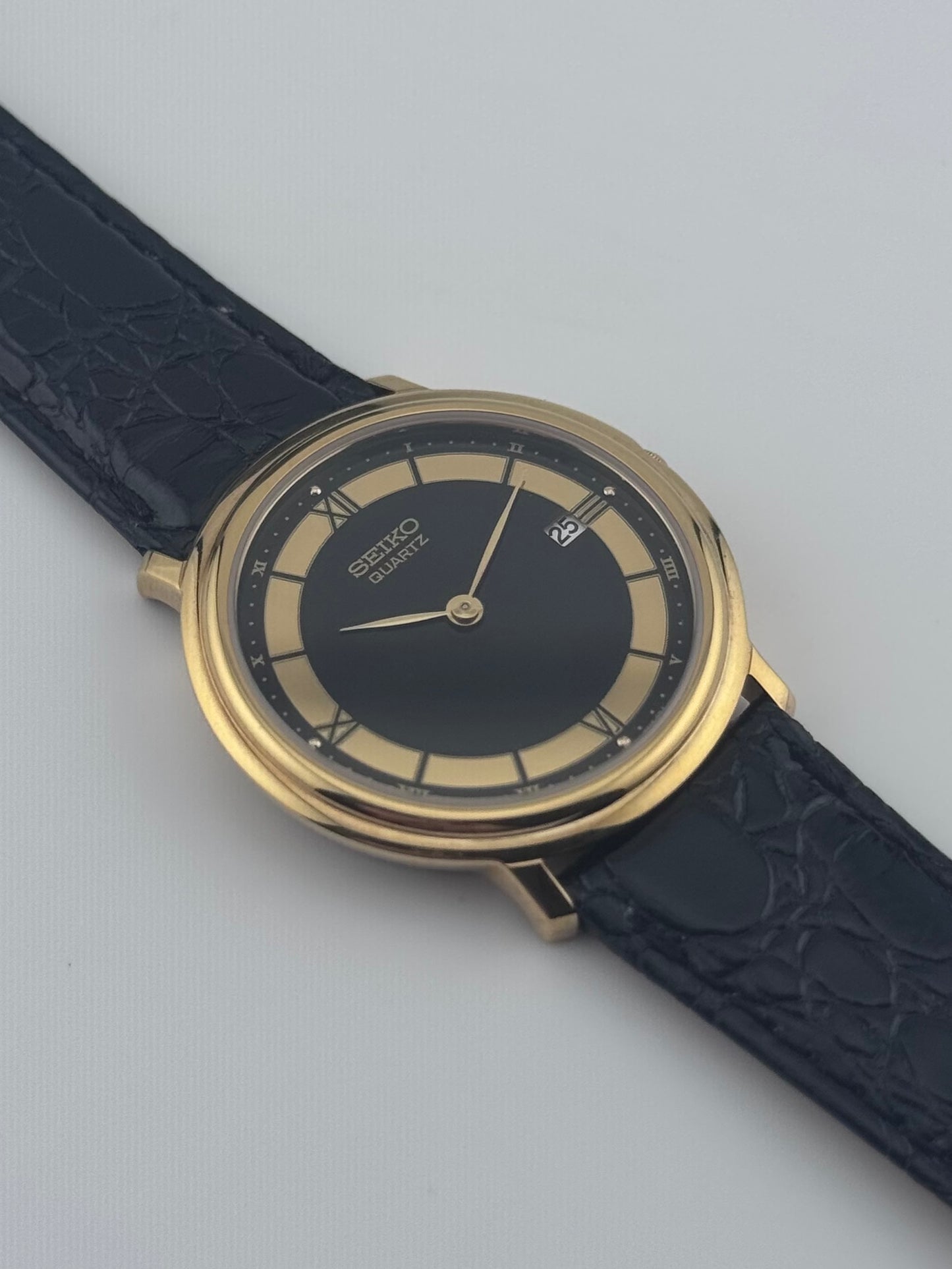 Seiko Quartz - 7N29-F010 original strap and hang tag
