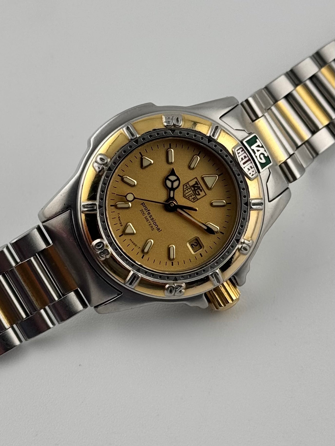 Tag Heuer Professional 200 Quartz Date - WF1421-0 - Ladies