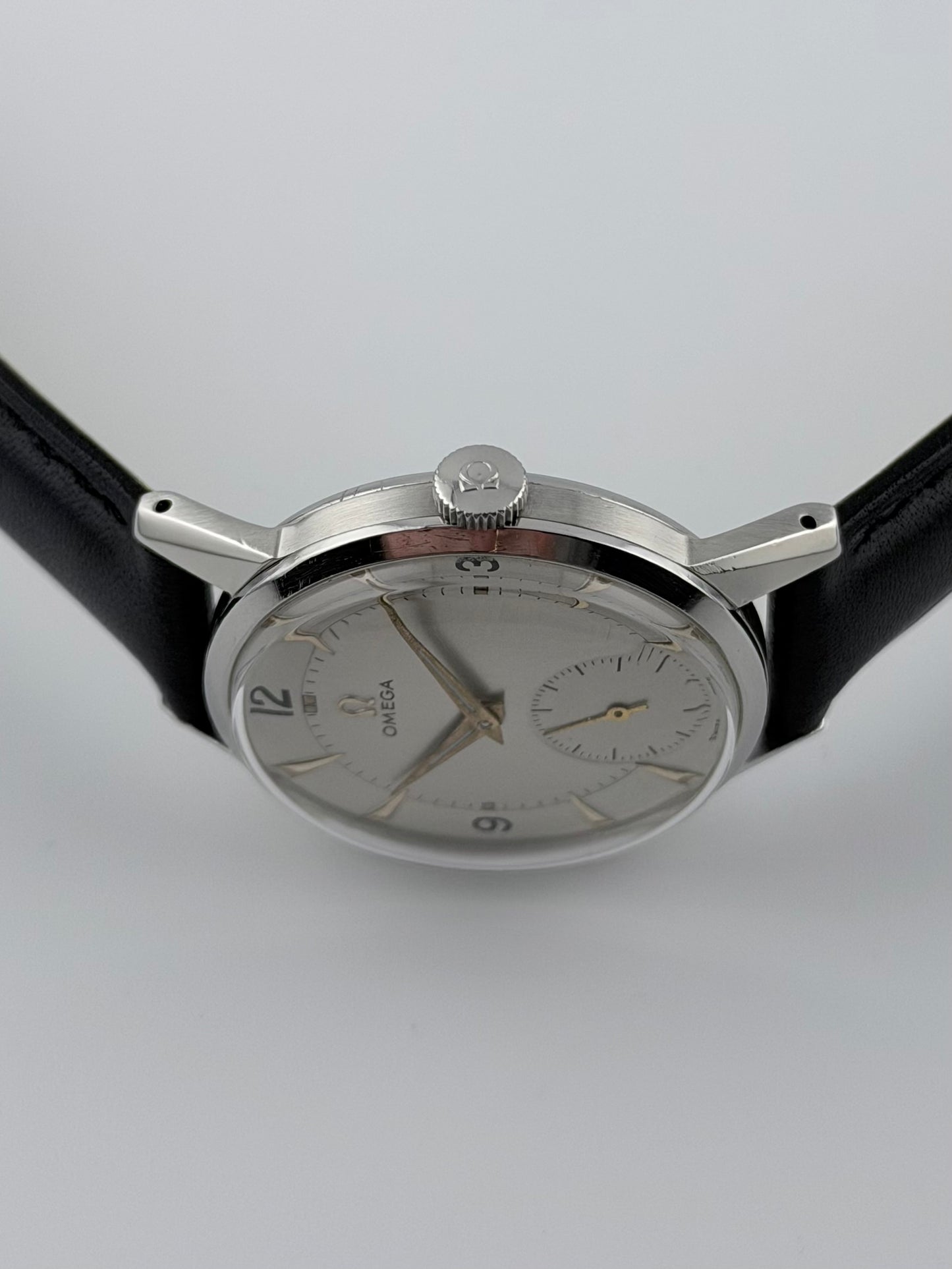 Omega Manual Wind - Sub Seconds - 2495-17