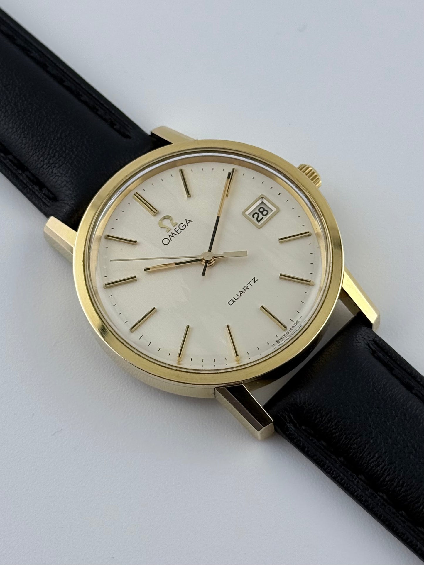 Omega Quartz Date 196.0160 - Box and Papers