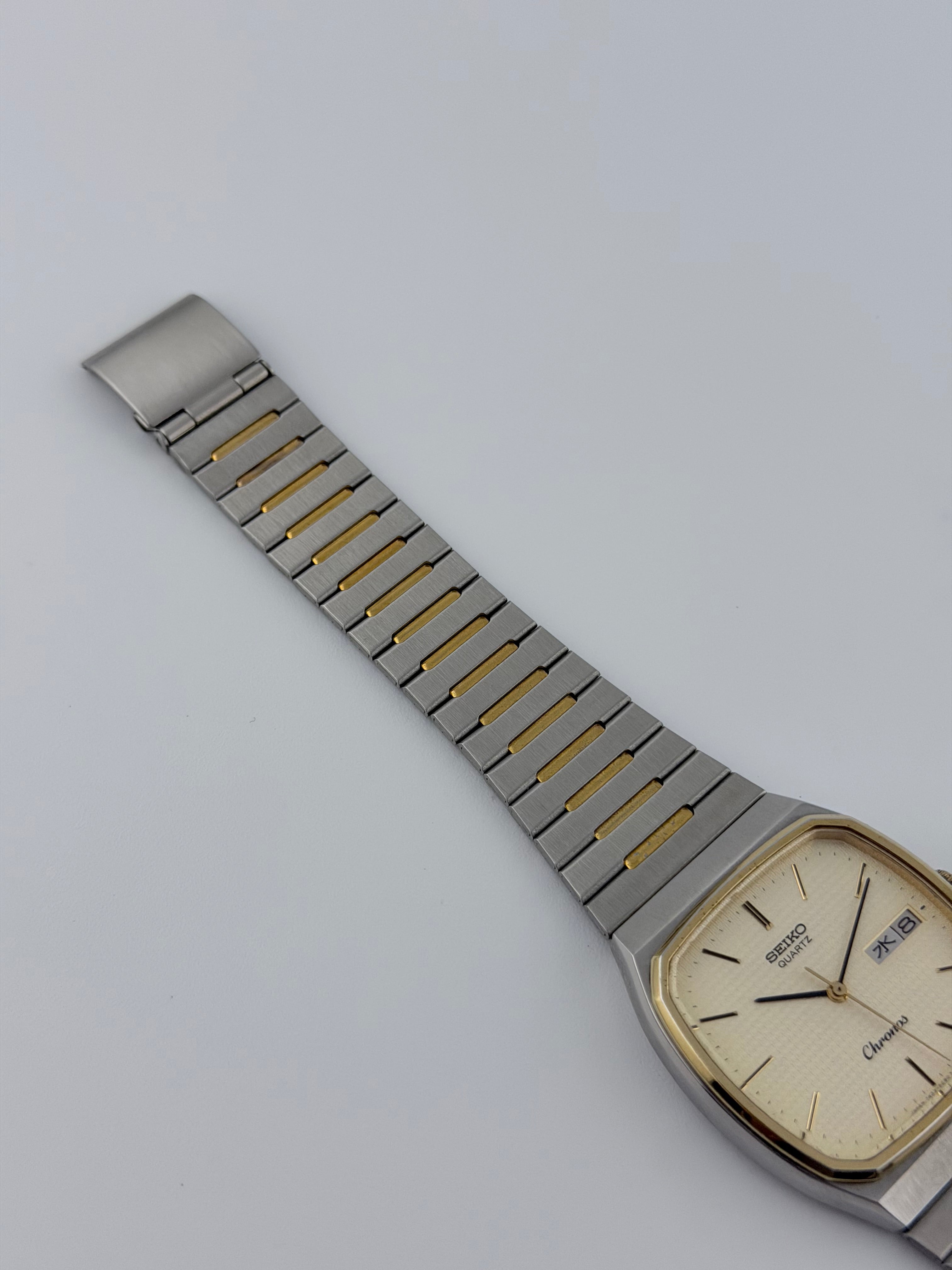 Seiko Chronos Tank Quartz Day-Date - JDM - 7433-5040 – The Wrist