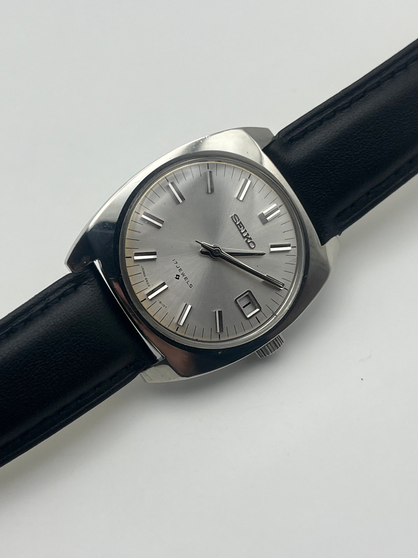 Seiko Manual Wind date 17j 7N43-9041