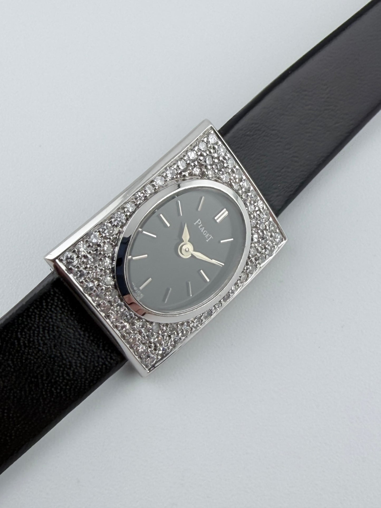 Piaget Manual Wind 18kt White Gold Factory Pavé Set - 3816E - Ladies
