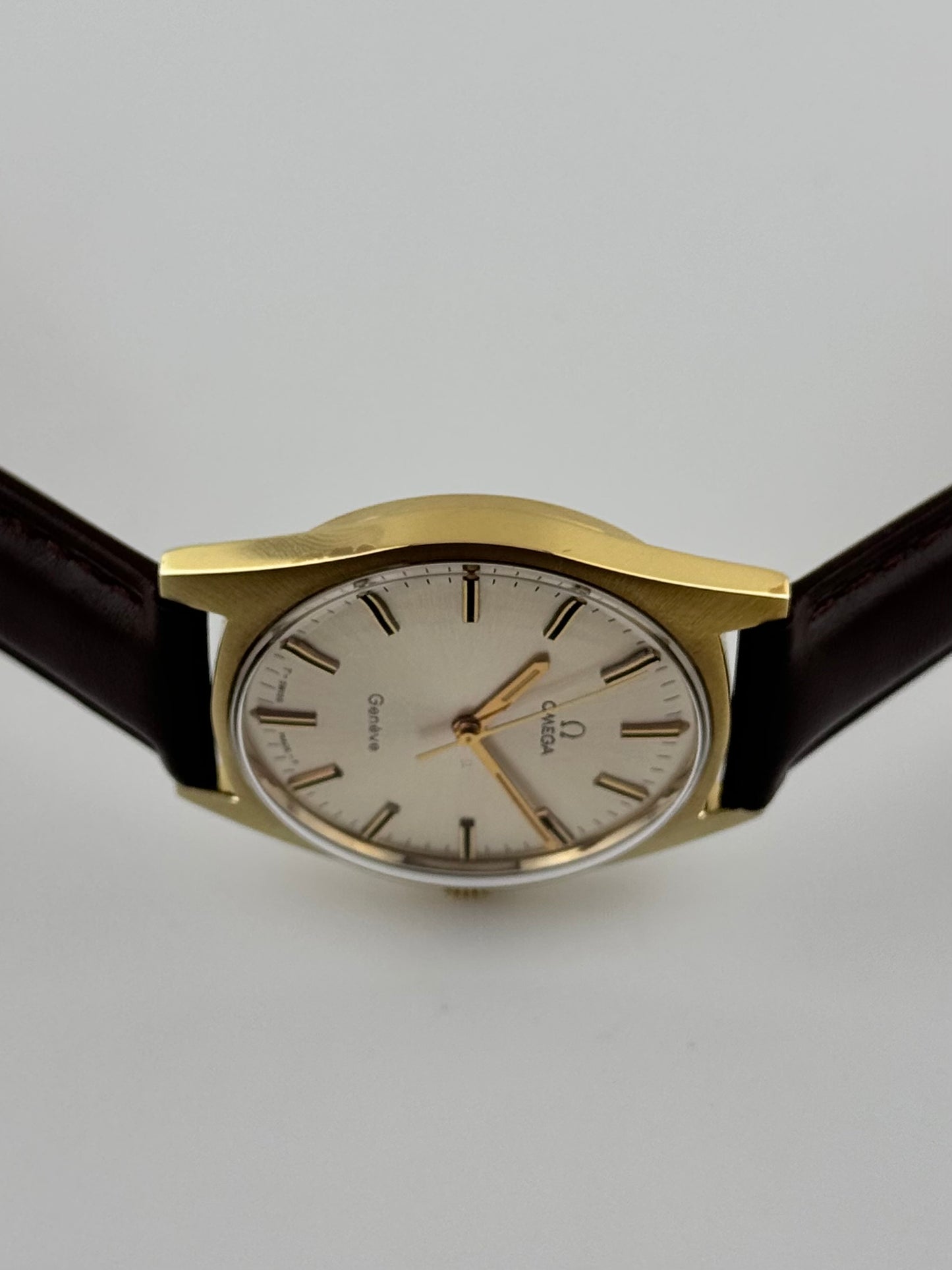 Omega Geneve Manual Wind 135.041 - Box and Papers