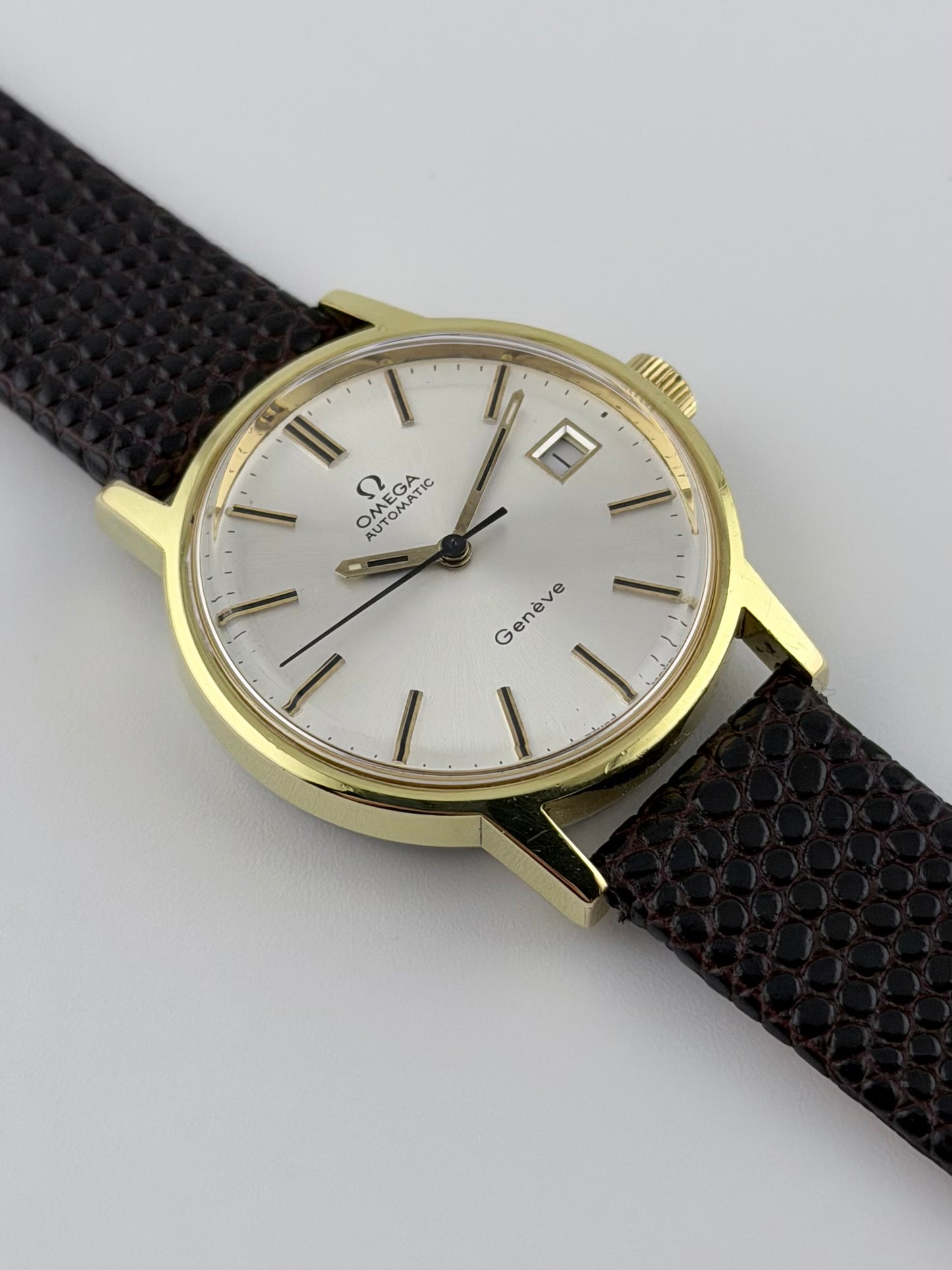 Omega Geneve Automatic Date 166.0098 - Sunbrurst Dial
