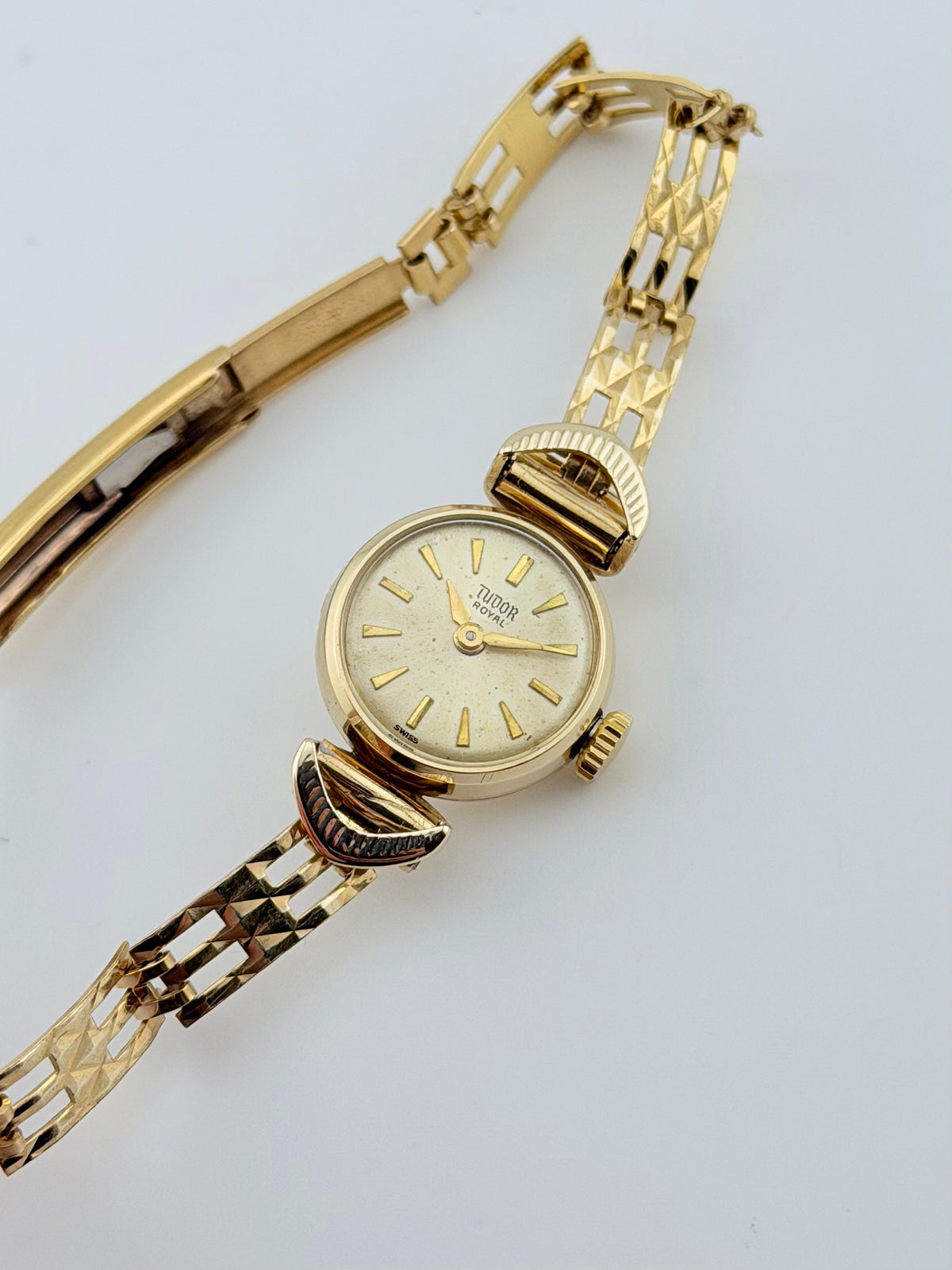 Tudor/Rolex Royal 9ct Manual Wind 1955 - Ladies - RARE - original Box