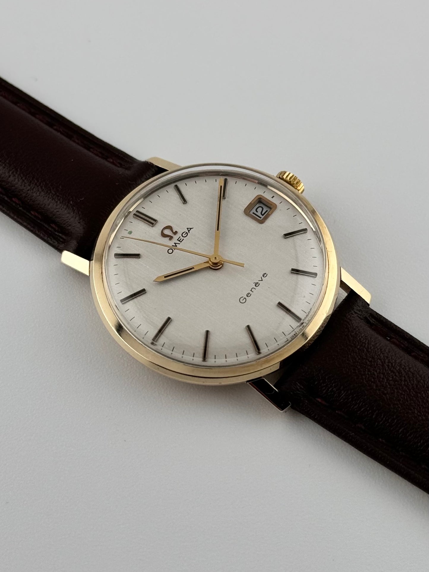Omega Geneve Manual Wind 9ct Gold - 131.25016