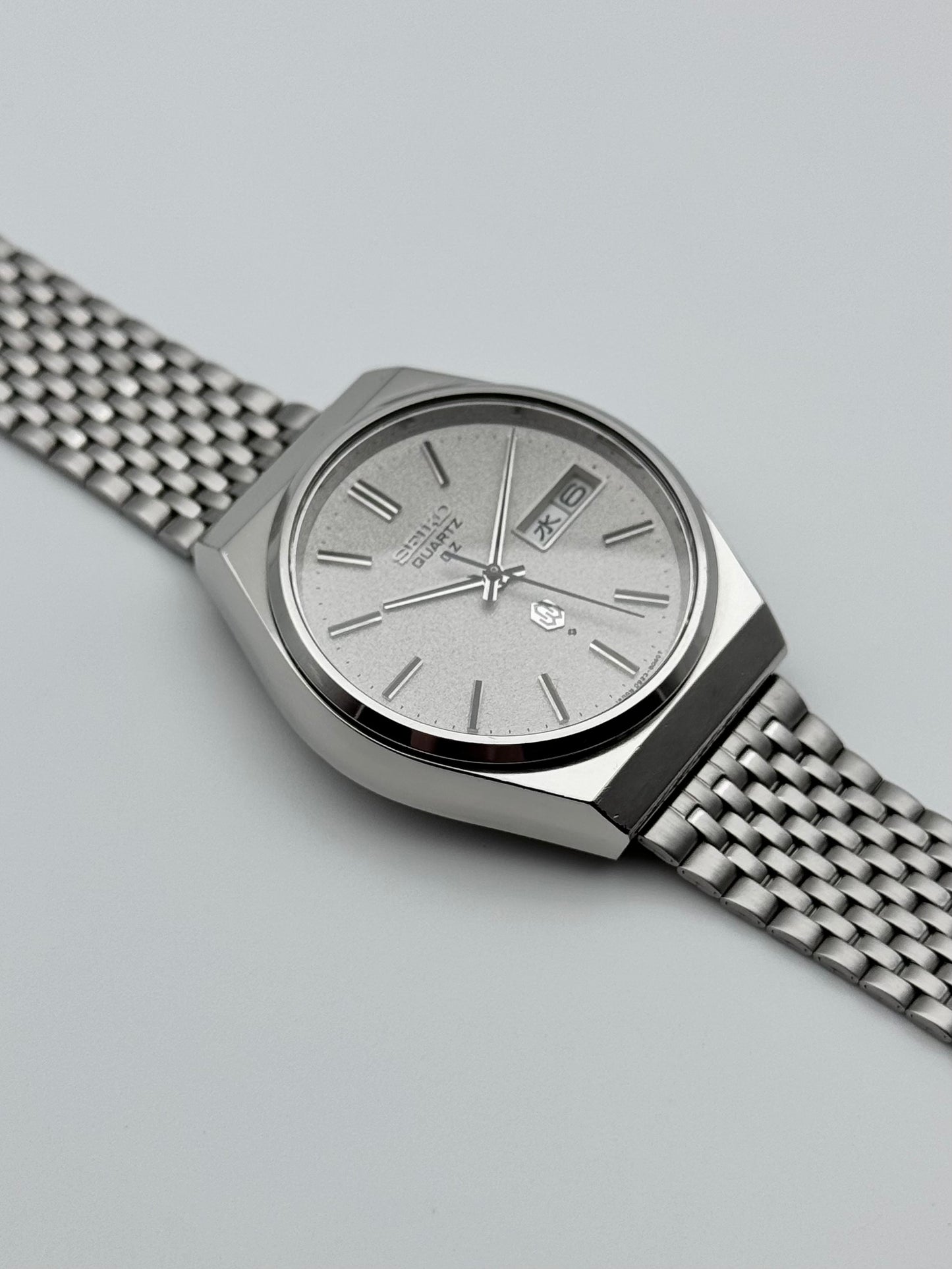 Seiko QZ Quartz JDM - 0923-8040 - Rare Frosted Dial