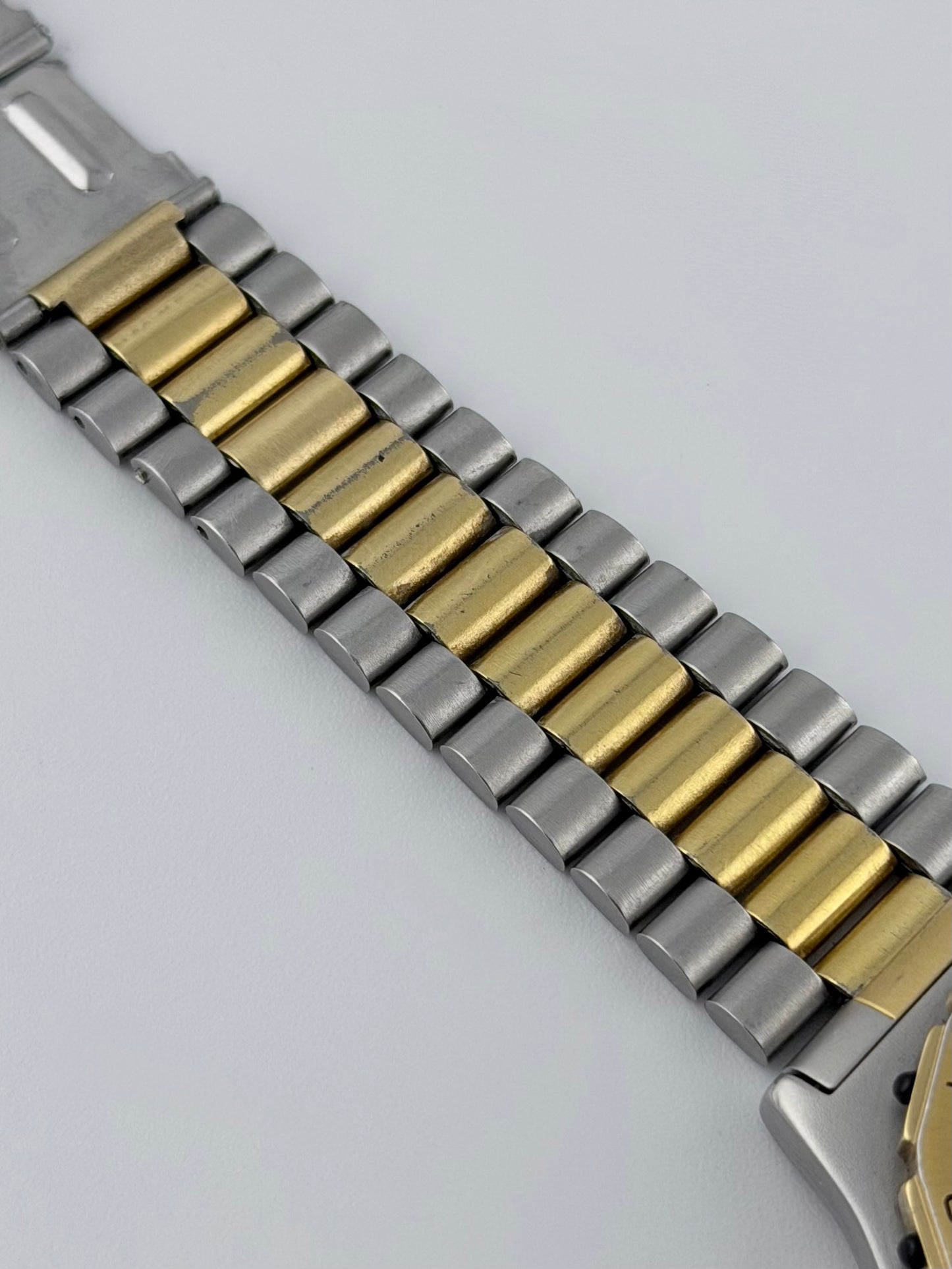 Tag Heuer Professional 3000 Quartz Date - 934.213