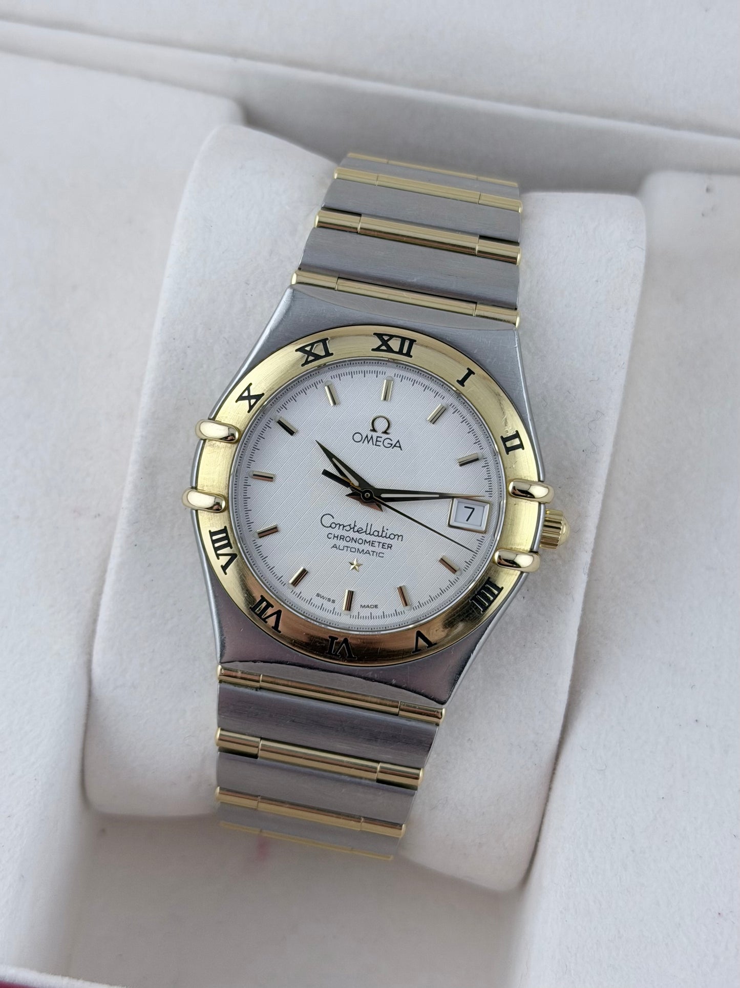 Omega Constellation Automatic Date 1202.30.00 - Box and Papers!