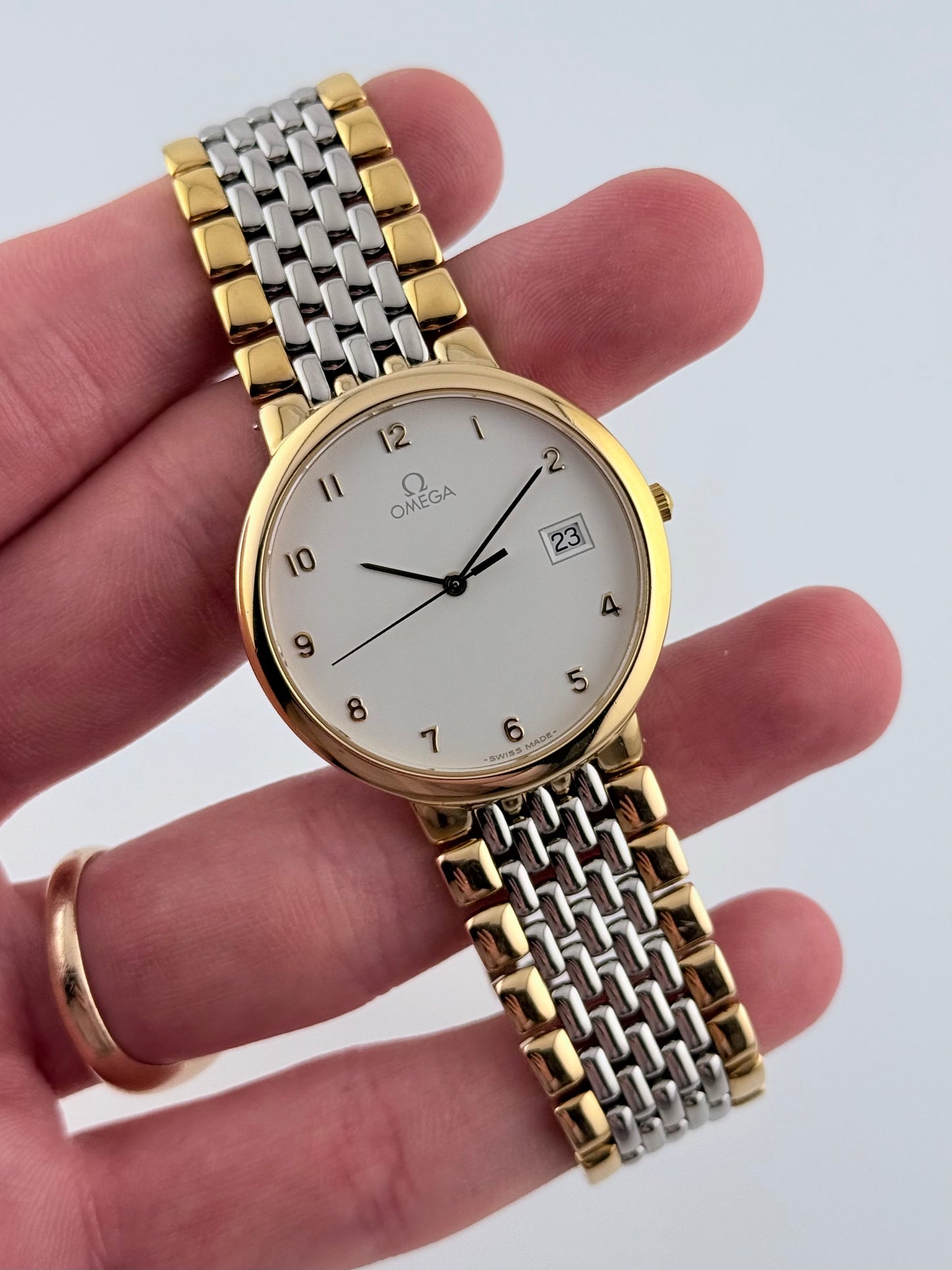 Omega De Ville Quartz Date 396.1012  - Original bracelet