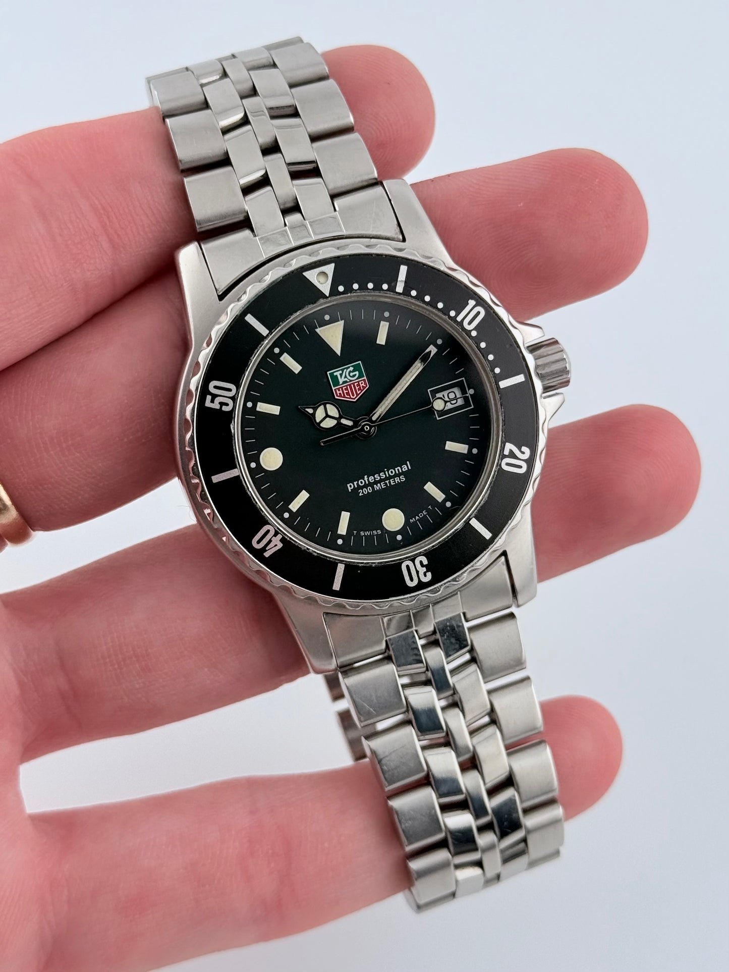 Tag Heuer Professional 200 Quartz Date - WD1210-G-20