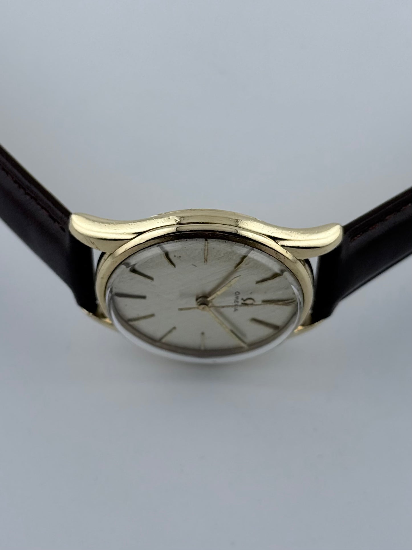 Omega Manual Wind 9ct Gold - 131.5405