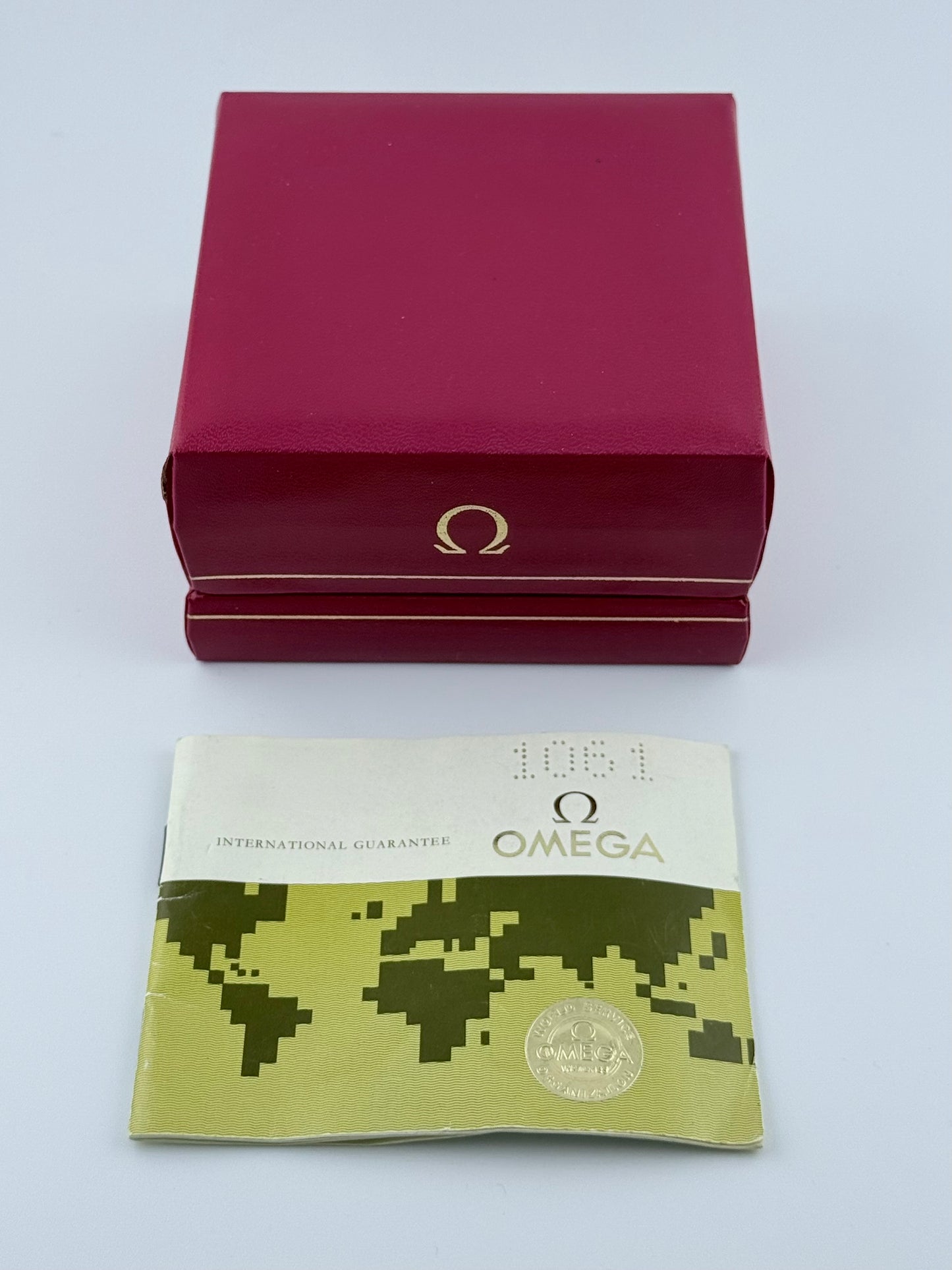 Omega Geneve Date Manual Wind 136.0104 - Box and Papers