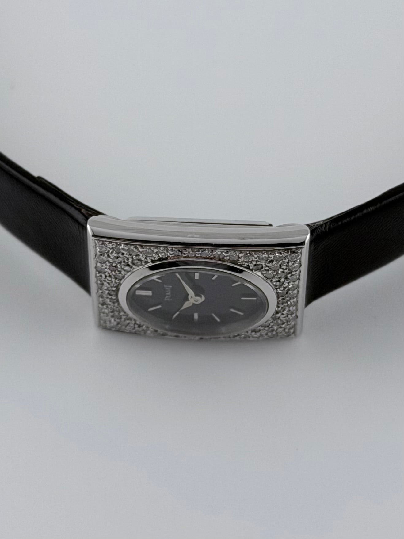 Piaget Manual Wind 18kt White Gold Factory Pavé Set - 3816E - Ladies
