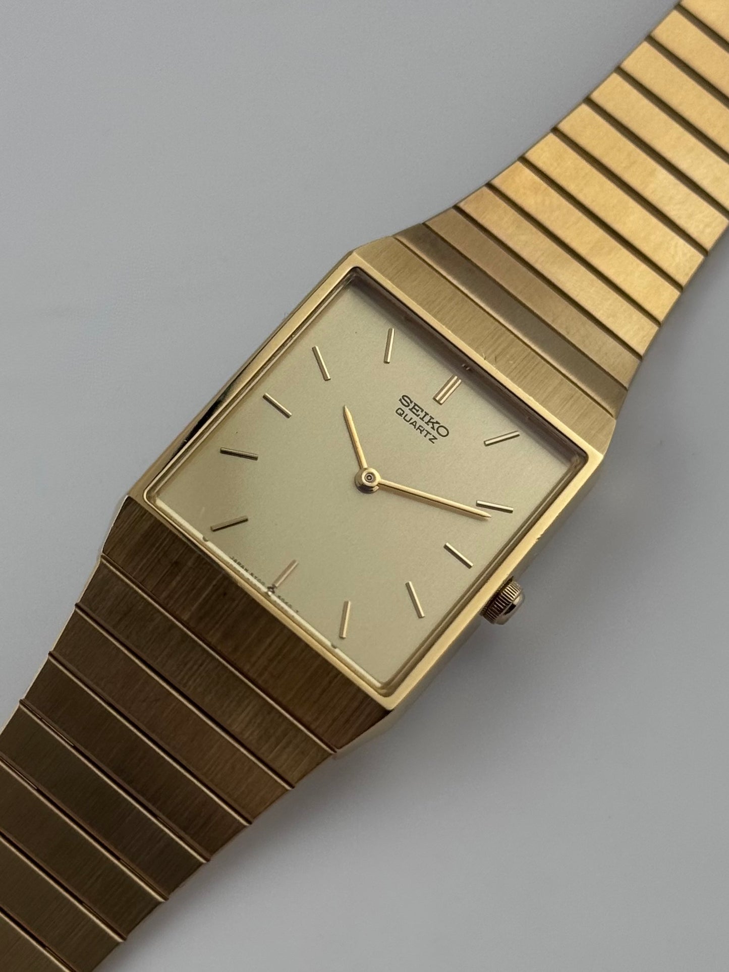 Seiko Quartz Tank - 5Y00-5020