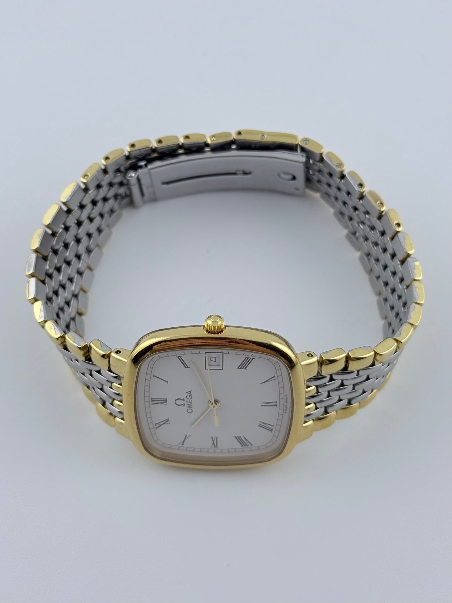 Omega De Ville Quartz Date 396.1017  - Original Box & Bracelet