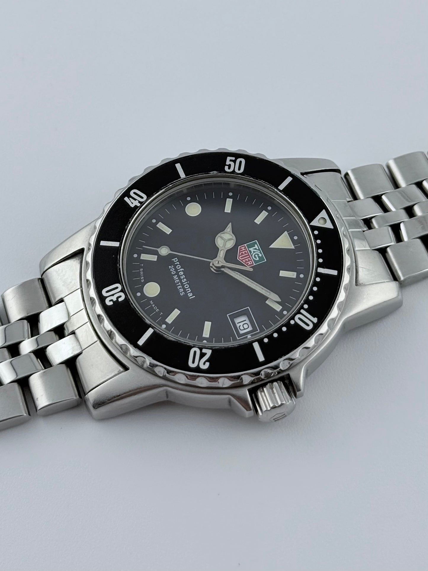 Tag Heuer Professional 200 Quartz Date - WD1210-G-20