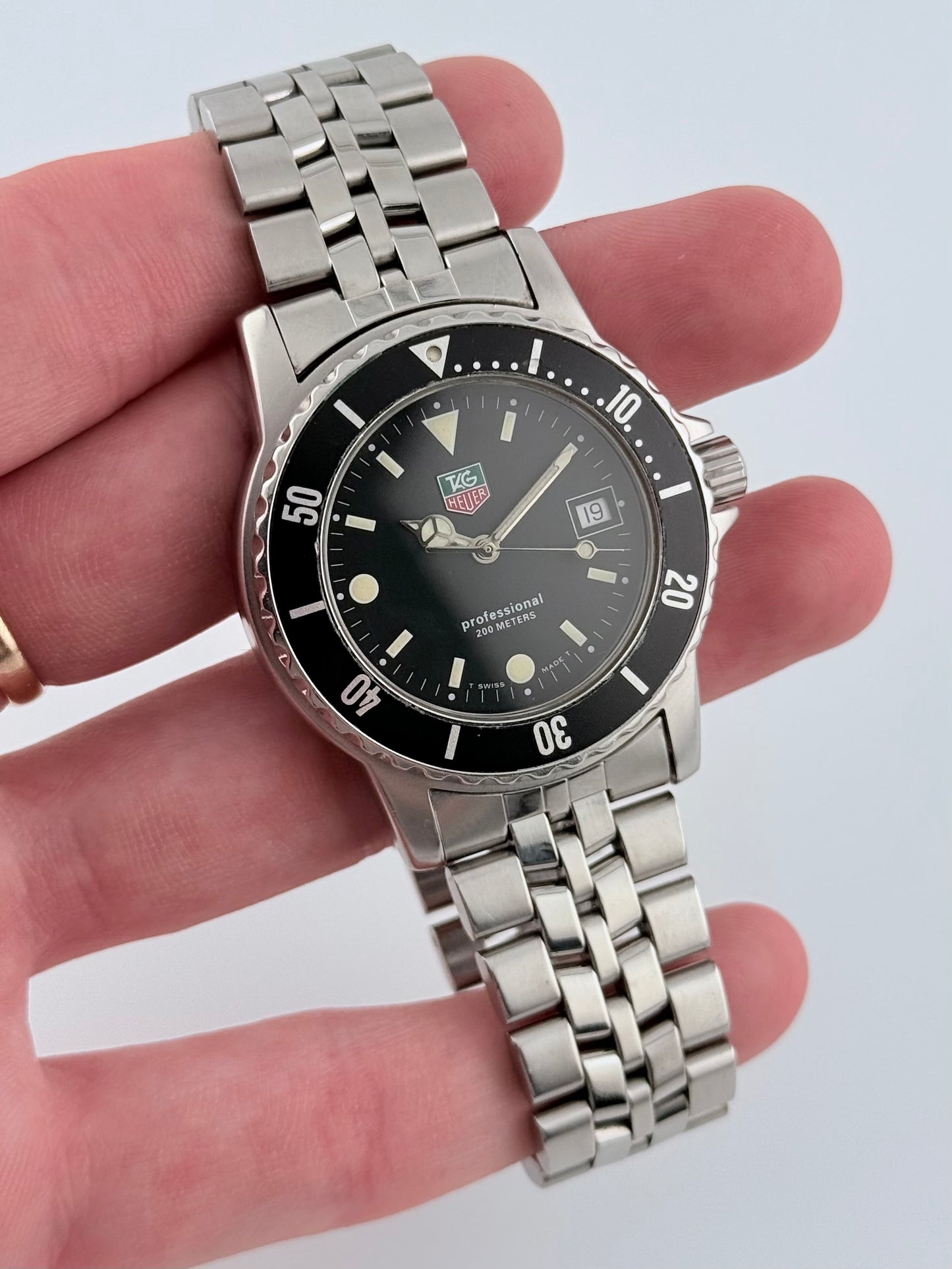 Tag Heuer Professional 200 Quartz Date - WD1210-G-20