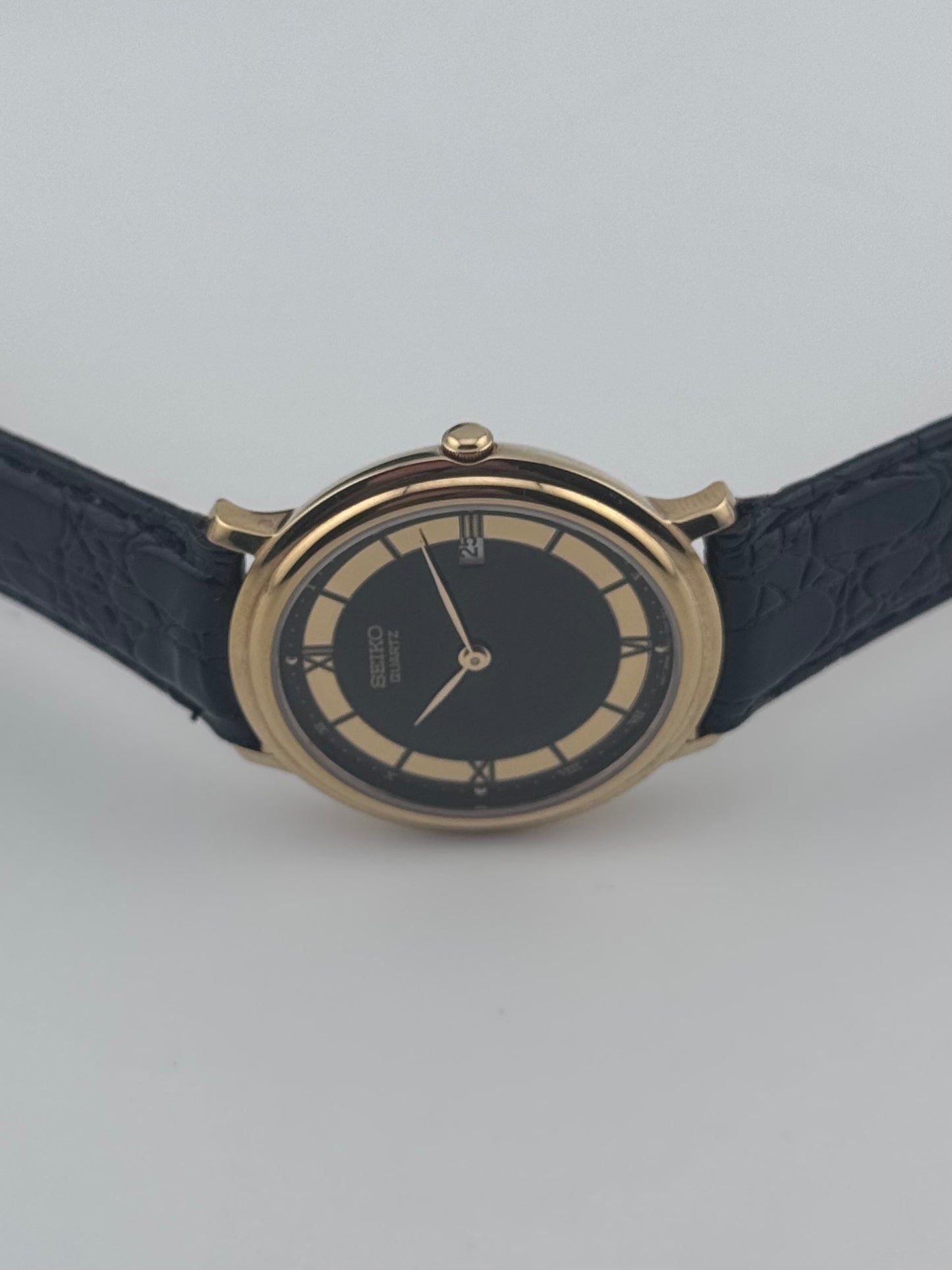 Seiko Quartz - 7N29-F010 original strap and hang tag