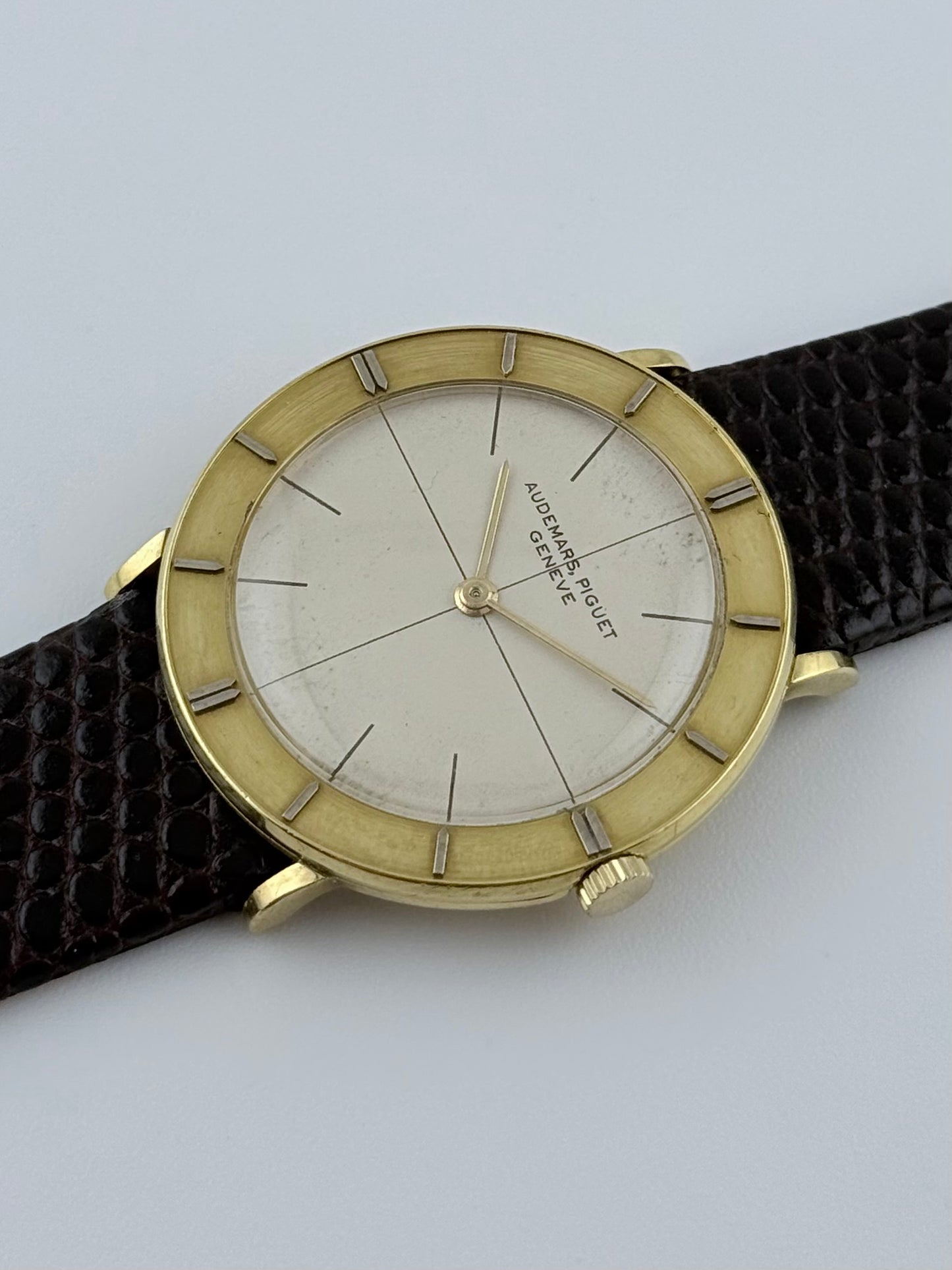 Audemars Piguet Disco Volante 1950s 18ct Gold